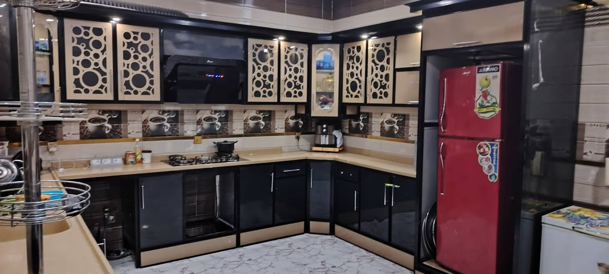 سلام عليكم بيت للبيع السكك الجربوعيه مقابيل حسينية الكوثر مساحه ٢٠٠ متر طابو زراعي سند ٢٥ سنه البناء ٢٠٢٤ مداور اسهم سعر خاض/////***********
