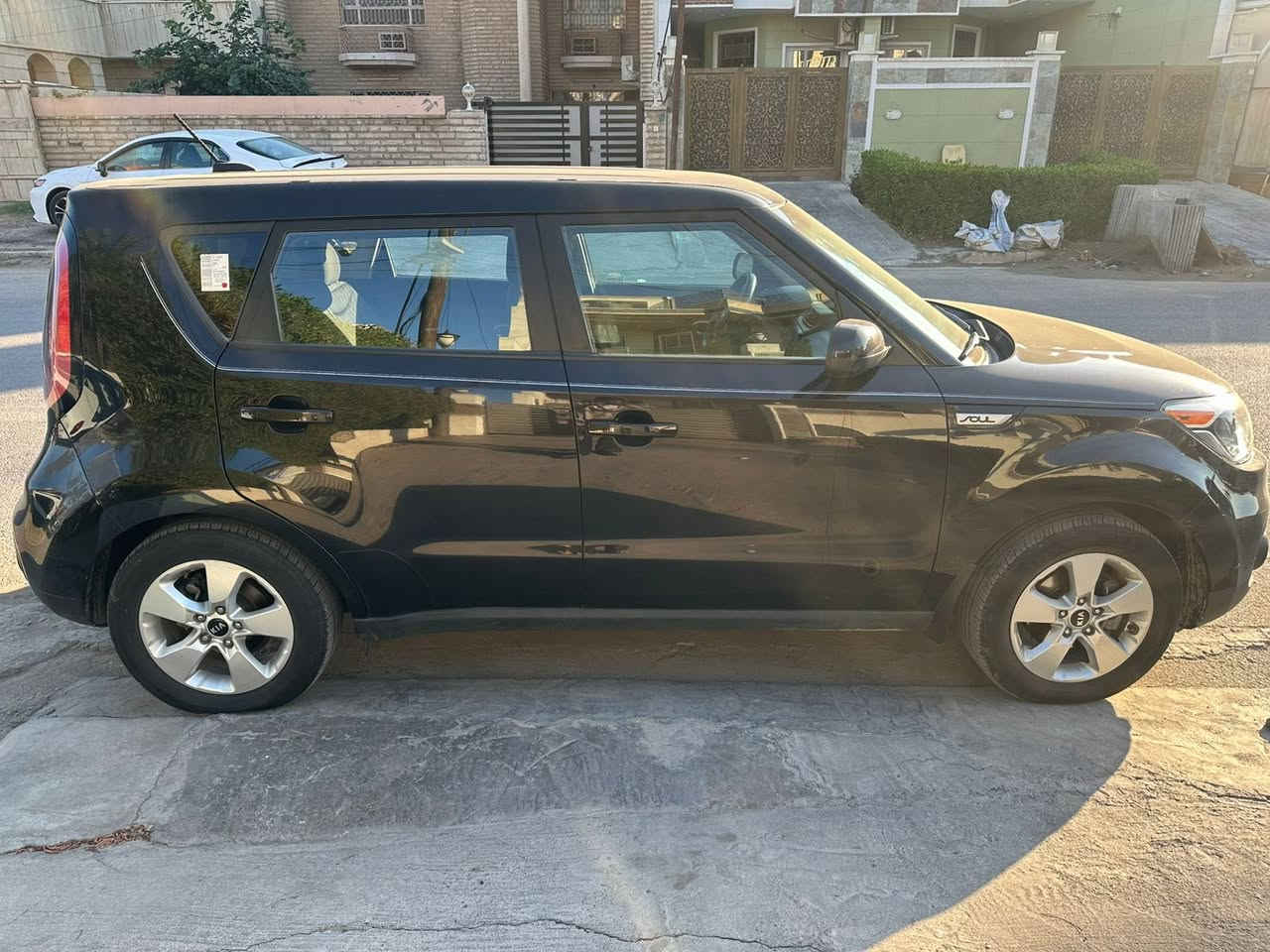سلام عليكم
كيا سول ٢٠١٨ سوده
سياره مواصفات Base 
( شاشة ، كامره خلفية ، تحكم ستيرن جهتين ، وضع الـ ECO ، مكينه ١٦٠٠  ) 
سياره كلين تايتل ( بدون اي حادث ) و صور امريكا موجوده بالمنشور 
ممشى السياره ٦٦ الف 
سياره نظيفة جداً ، مكفولة كفاله عامه ( صدر ، مكينه ، شاصي و كشر السيارة كلش نظيف )  السعر : ١٣٠$ 
للاستفسار : *********** 
***********
