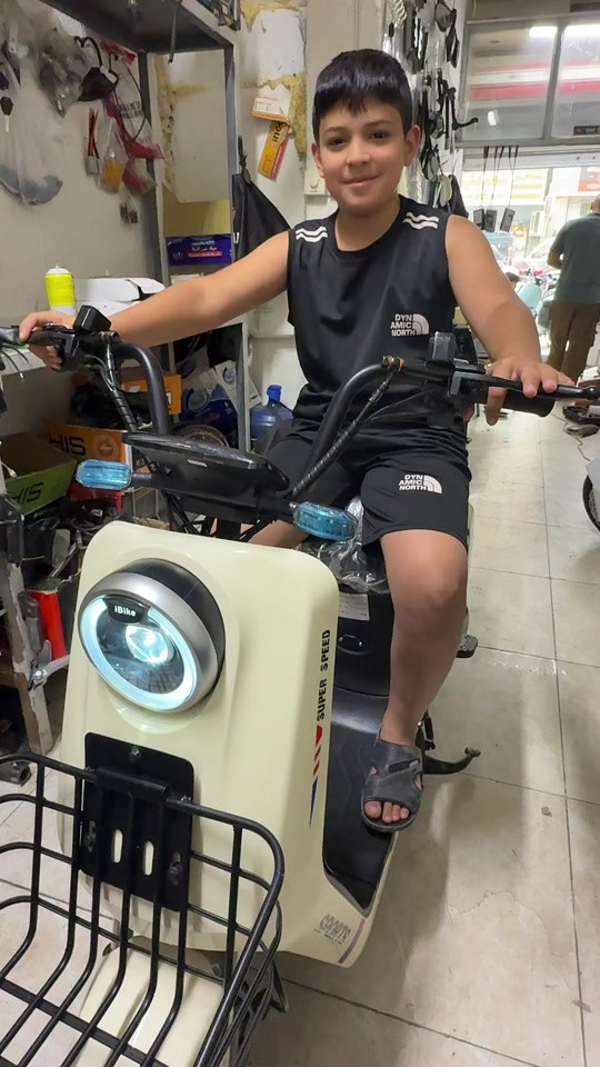 🚲 زبائن  معرض أبو يوسف للدراجات الشحن 🔥 وفرنالك الدراجة البوليسي  شكل عصري وقوة تتحمل الاستخدام اليومي 💪 ✅ خمس بطاريات كبار 32 أمبير ✅ ملف 1200 حقيقي ✅ بصمة عدد 2 + سويجات عدد 2 ✅ سلة أمامية ✅ شاشة تعرض الأعطال ✅ ديسك أمامي وخلفي ✅ تصميم قوي وثابت 🔥 🎉 عرض خاص فقط للطلاب الناجحين 🎉 السعر فقط 600 ألف 😍 📄 جيب شهادتك وتعال استلم دراجتك من معرض أبو يوسف للدراجات الشحن 📍العنوان: الاعظميه شارع عشرين قرب جامع نشمية 📞 للاستفسار:*********** 🔥 أسرع قبل انتهاء الكمية 🔥 🔥 أقوى عروض الدراجات الشحن فقط لدى معرض أبو يوسف �
