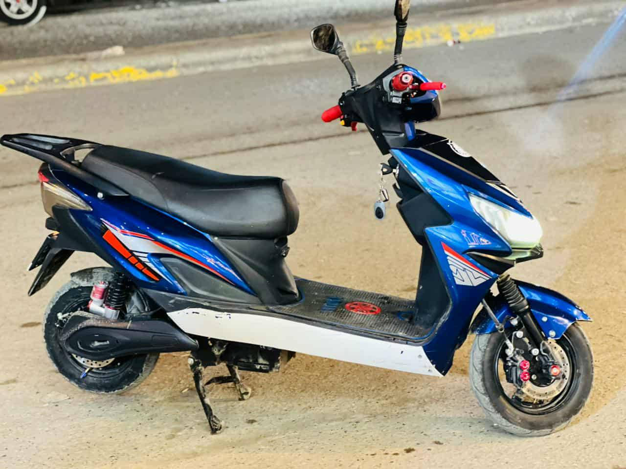 السلام عليكم ماطور شحن للبيع او مراوس بانزين عادي سكنس البطاريات تعبانه دفعلي سعر عجبني ابيعك ماطور جديد مكان الموصل حي سومر الرقم *********** بي وتساب
