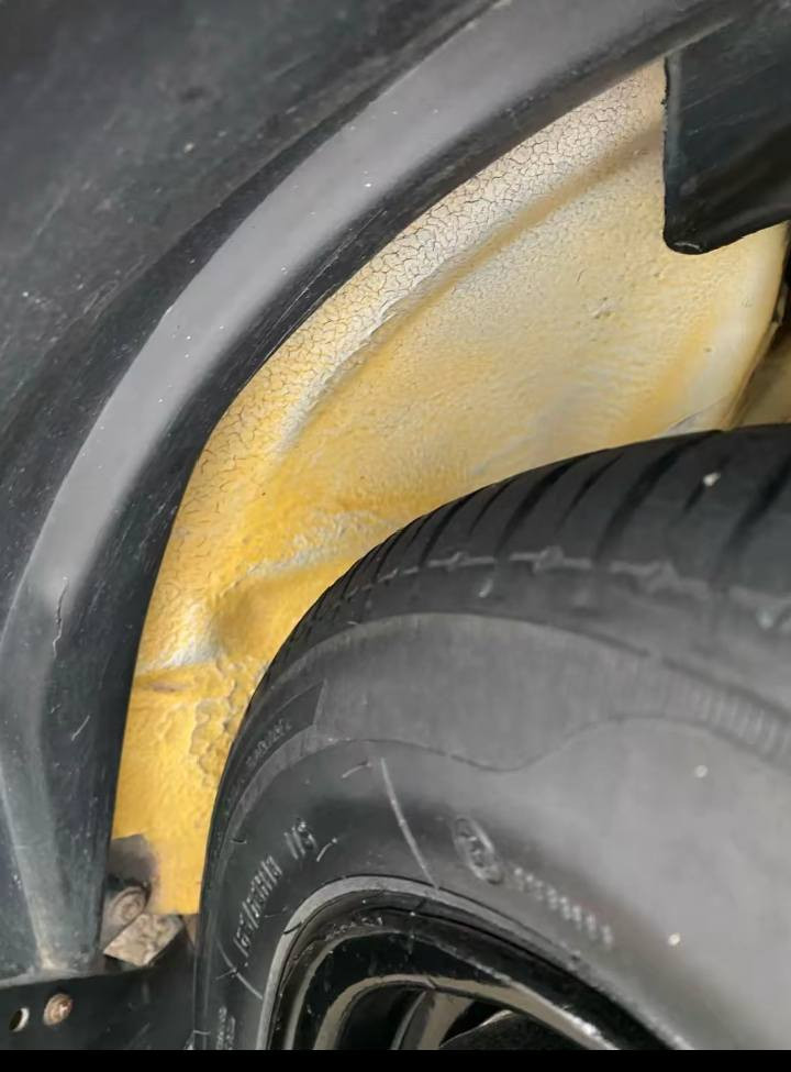 السلام عليكم معروضه البيع سايبه 2011دشبول نفخ شاصي بي فطر زغير دوشمه جديده كير ومكينه لاتنقيص ولاتبخير صدرهه جديد عنوان شعب سعر26وبي مجال بسيط جدآ///متواجدين على الماسنجر ***********
