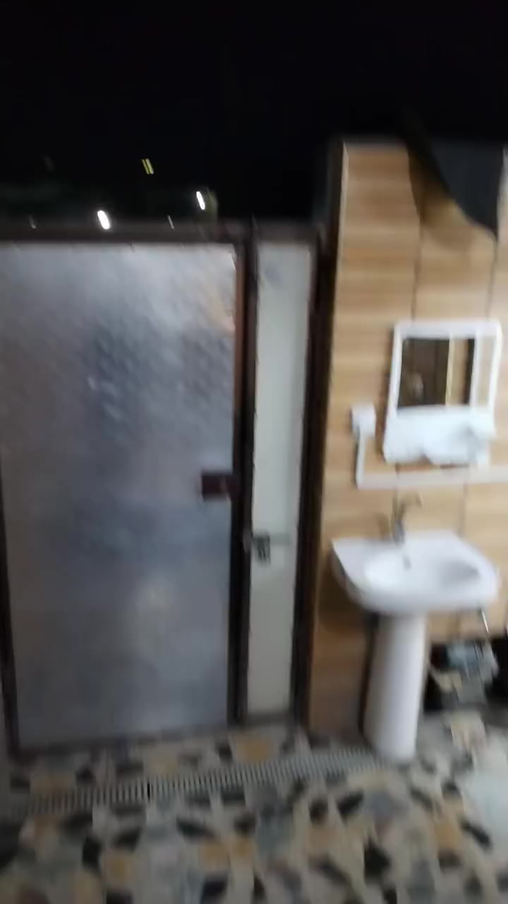 السلام عليكم
تفاصيل النصف قطعة
( هول - ٣ غرف - مطبخ حار و بارد كاونتر جديد مع المطبخ - ثلاث سبالت)
بناء 2020 نظيف جدا
السعر 165 مليون.
العنوان( قطاع ٧٩ مقابل ملعب قصي منير)
للاستفسار ***********
