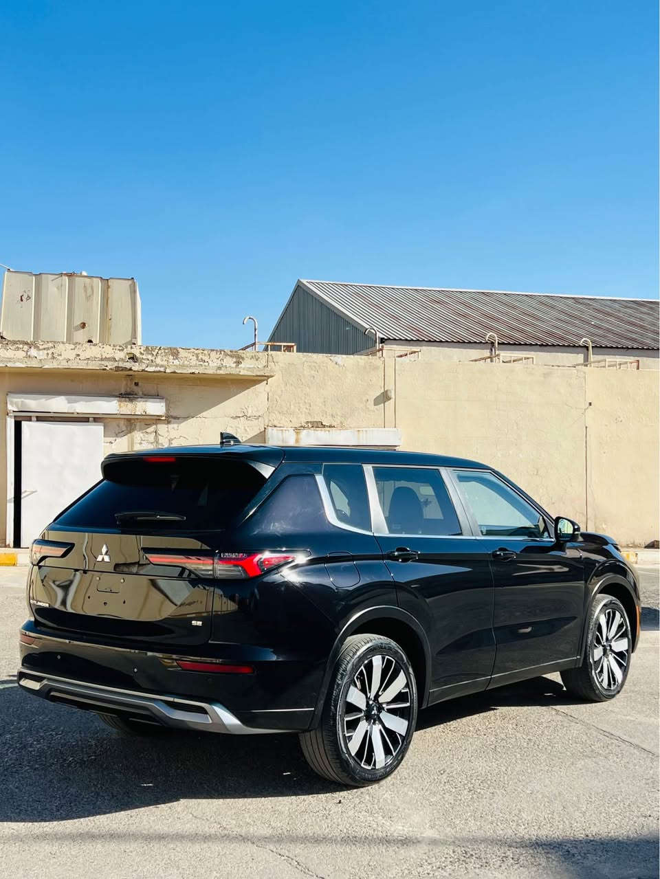 2025 SE MITSUBISHI OUTLANDER, BLACK EDTİON 🔥🔥
موديل 2025  شكل جديد                                               SE سعر بلاش 194 ورقة و مجال 
‎عدد الأميال :26.000 ميل  
مواصفات : 5كاميرا صندوق شفت كشن هيتر كهرباي
7 راكب 7 نةفةرية  شكل جديد 
‏‎حجم سلندر :  4 سلندر - 2500  
ضرر: فقط دعامية بدون سبخ بدون أرباك پةرةشوتي نةپةقيون هيج بوياخي نية ئوتوموبيلةكة 
رقم : سيارة رقم موقت شرت ترقيم اربيل دهوك سليمانية ب كيفك 3 مانگي خوي لةگةل داية 
‎من المعلومات الرجاء التصل علي وتس اب
                                                                                   ***********☎️‎واتساپ كورةك موجودة صابركارس تيجارة للسيارات✅ أربيل, العراق


**إذا كنت صاحب هذا الإعلان وتريد حذفه لأي سبب، رجاءا أرسل رسالة إلى الدعم الفني**
