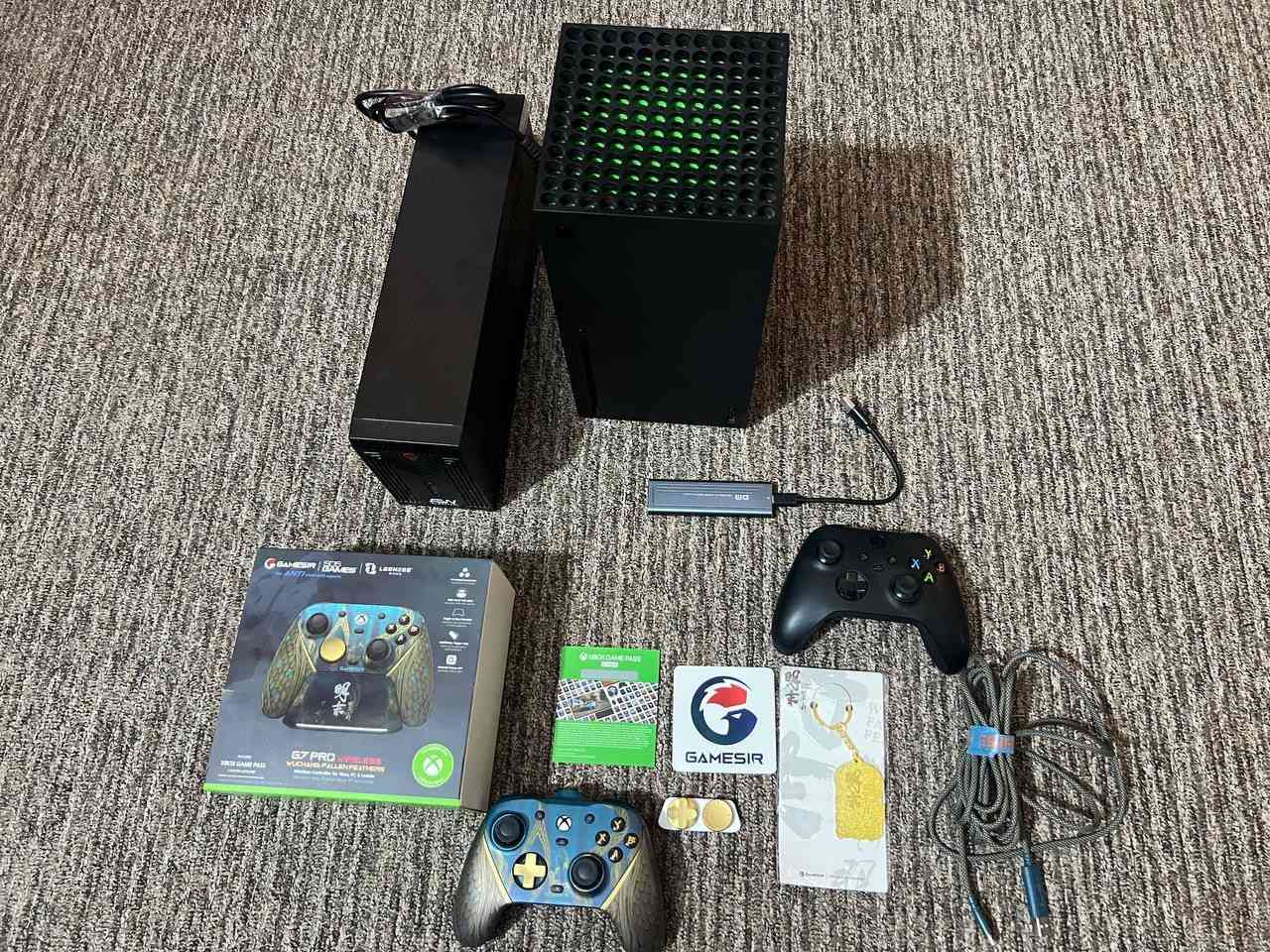 السلام عليكم ورحمة الله وبركاته  اكس بوكس سيرير اكس اصدار ٢٣ نضيف كلش  ملحقاتة كاملة هوَ وكيبلاتة الاصلية + هارد ssd nvme gen4 1TB + يدة قيم سير برو اديشن وياهة غراضهة كاملة + وياهة قيم باس شهر+ العاب مملوكة مثل ماموضح بلصورة + اشتراكة القيم باس ينتهي نهاية شهر الخامس + يو بي اس  هذني كلهن سعرهن ٧٥٠ مكاني نجف رقمي ***********
