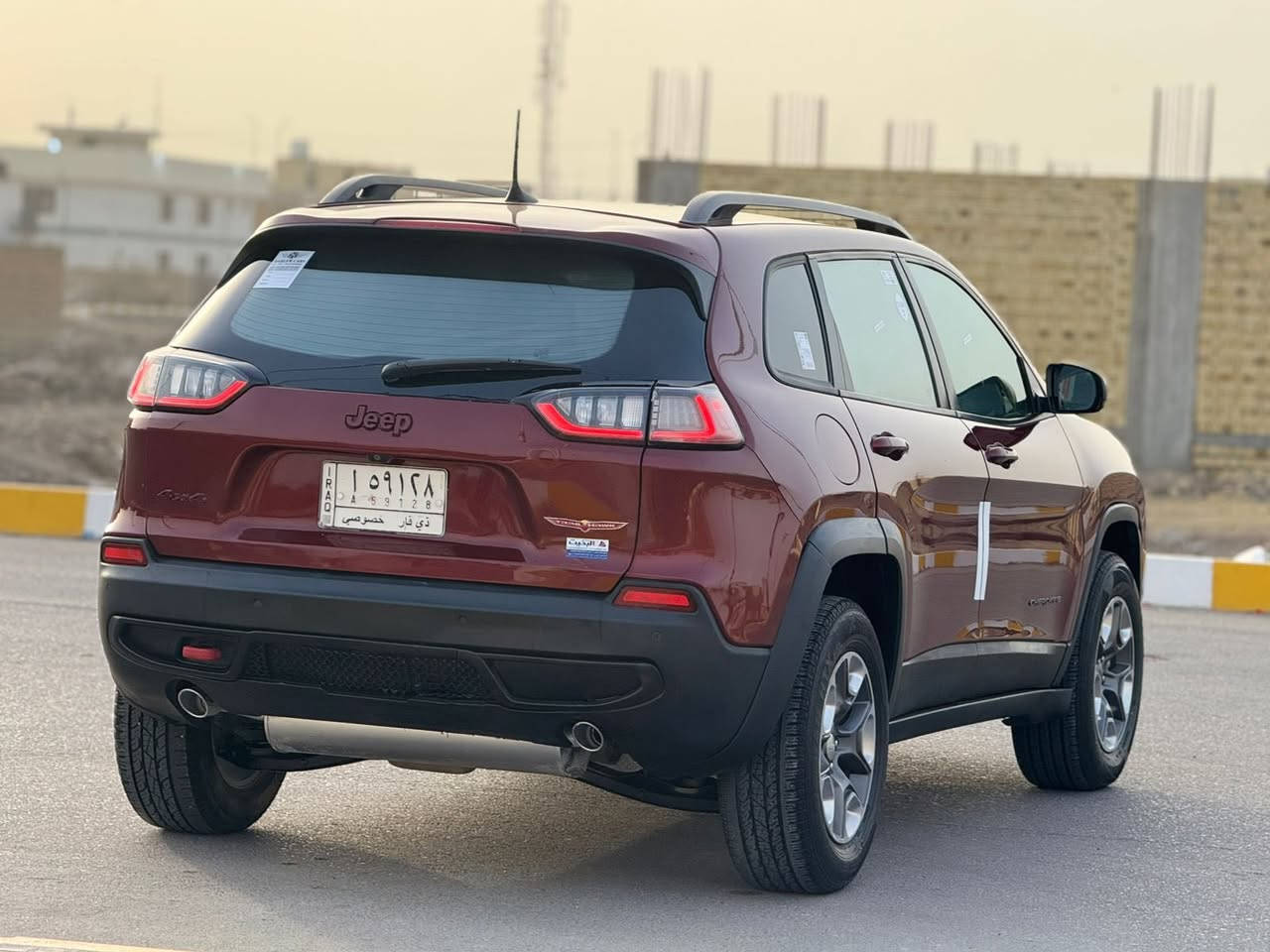 السلام عليكم 
للبيع او مراوس جيب بزون موديل 2019 حجم المحرك V6فول مواصفات ترايل هوك رقم ذي قار تحويل ثاني يوم بيها جاملغ وبنيد صبغ بدون دواخل بدون شواصي ابد سياره جديده وجاهزه للاخير ماناقصها شي ابد تخم تاير حداده محرك كير كفاله ترهم بيع وترهم مراوس 
العنوان:البصرة-المعقل 
السعر:135 
استفسار: ***********
