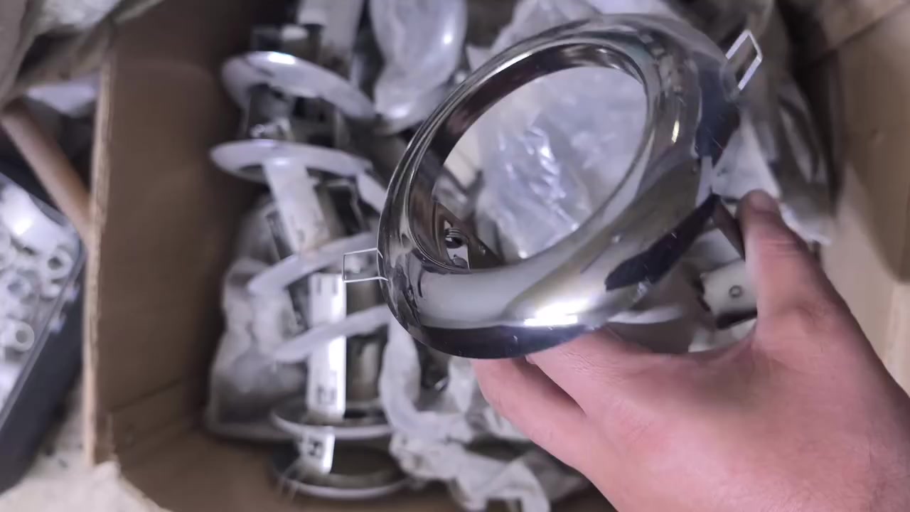 هذا مال سقف ثانوي لون برونزي
R80 ليفيده ينطي سعر ويدلل


**إذا كنت صاحب هذا الإعلان وتريد حذفه لأي سبب، رجاءا أرسل رسالة إلى الدعم الفني**