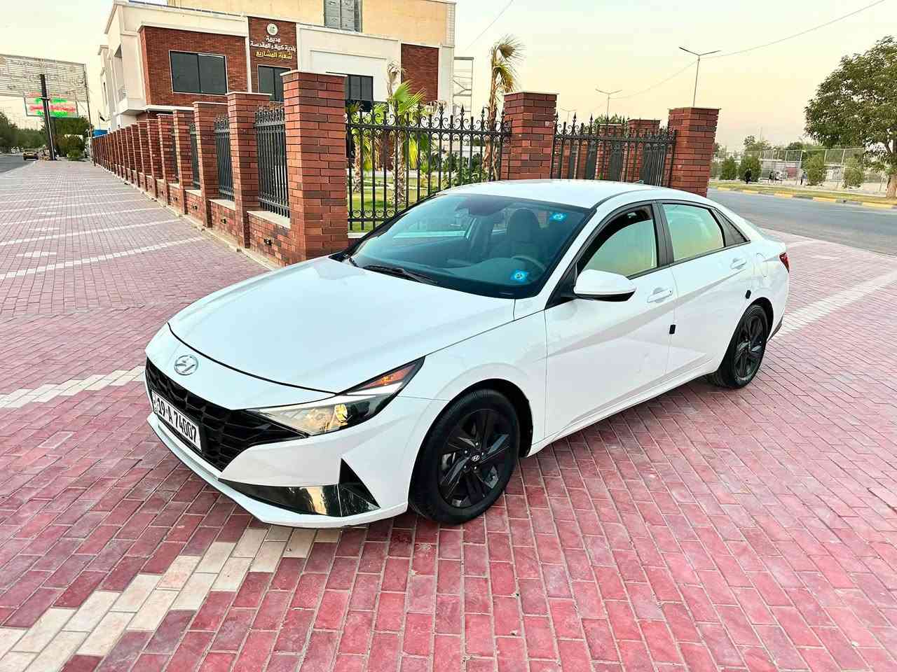 النترة2023 هايبرد امريكي كلين بدون حادث مكفوله صور حادث بلمنشور فقط دعامية .. مواصفات
بصمه تشغيل
سايد بريك بصمة
شاشه+كامره
تحديد مسار 
قياده ذاتية
تحكم ستيرن 
تدفئة كشنات 
لد زنون امامي خلفي
تشغيل عن بعد
3وضعيات قيادة
سيارة جديده حيل وجاهزه من كلشي
رقم كربلاء باسمي السعر155 وبيها مجال 
***********
