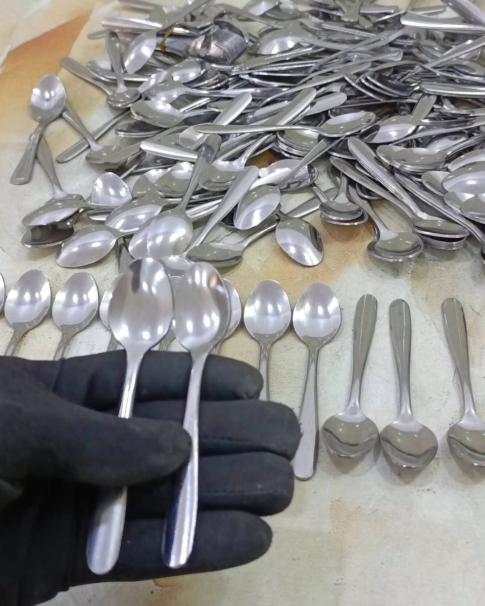 السلام عليكم 
على بركة الله وصول  بضاعه جديدة 
وصول خواشيك اكل البيضوي هذا شكل مقطوع منذ سنه رجع توفر ثقيل جدا  ستانلس  ستيل  فضي مختوم بالظهر لامع مرايه 
خواشيك اكل بيضوي  وجاي

باقي الصور على قناة التليكرام 👇👇👇
https://t.me/+ro5NT0GIM3VhZDRi

رابط حساب البث تيك توك 👇👇
https://www.tiktok.com/@s_2uss?_t=ZS-8zblDG8PTs7&_r=1

@إشارة 
#متوفر توصيل كافه المحافظات 
#العنوان ديوانيه قضاء البدير حي الانتفاضه مقابل مولده محمد ابو مرام.


**إذا كنت صاحب هذا الإعلان وتريد حذفه لأي سبب، رجاءا أرسل رسالة إلى الدعم الفني**