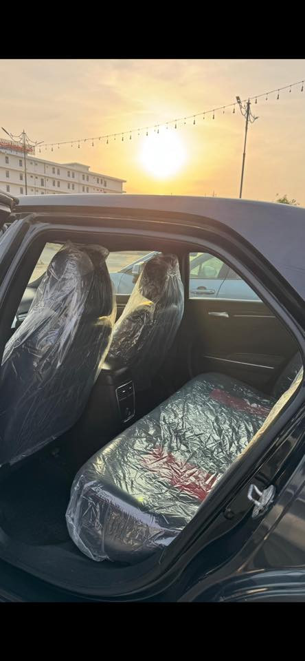 للبيع كرايسلر اوباما
2011 محدث شكل امامي 21 فقط
 وارد امريكيC300
اللون :اسود
حجم المحرك:3600
كشنات:جلد تدفئة +تبريد
بيهة 4 قطع مثل ممبين بلسونار 
سيارة نضيفة كلش  ماشية 134000mi
كير ومكينة  شرط الكفالة 
السعر 150 $ وبيهة مجال بسيط 
الشراي يتصل وبي خير ويدلل
***********
