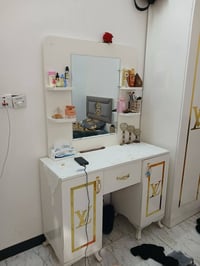 غرفة نوم • أثاث • للبيع