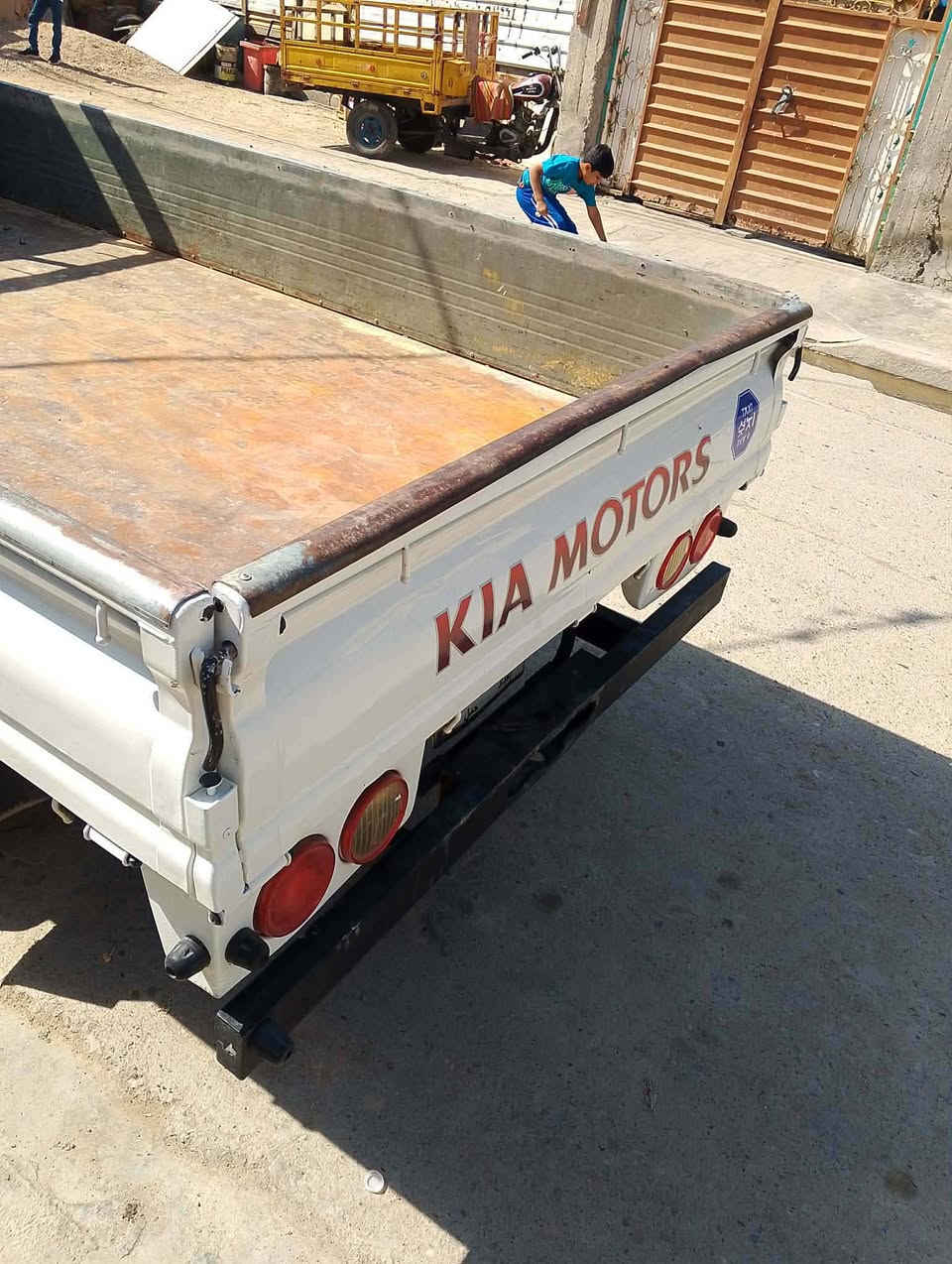 سلام عليكم كيه موديل ١٠ جديده بمعنه الكلمه مامتعوبه سياره رقم بغداد جديده وجاهزه مال جناي بدون محجر مابيهه السعر ٩٧ وبيه مجال قليل حك الجيه والشراي يدلل العنوان بغداد زعفرانيه جسرديالي القديم اتصال على رقم بغداد محجر مابيهه مبيوع المحجر بدون محجر***********واتساب متواجد
