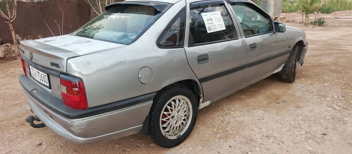 اوبل فيكترا رقم بغداد بسمي سنويه جديده موديل94محرك 2000لاصبغ ولا ضربه ولا خياس محرك وكير حاويه صدر امامي خلفي جديد. رقم الهاتف ***********
