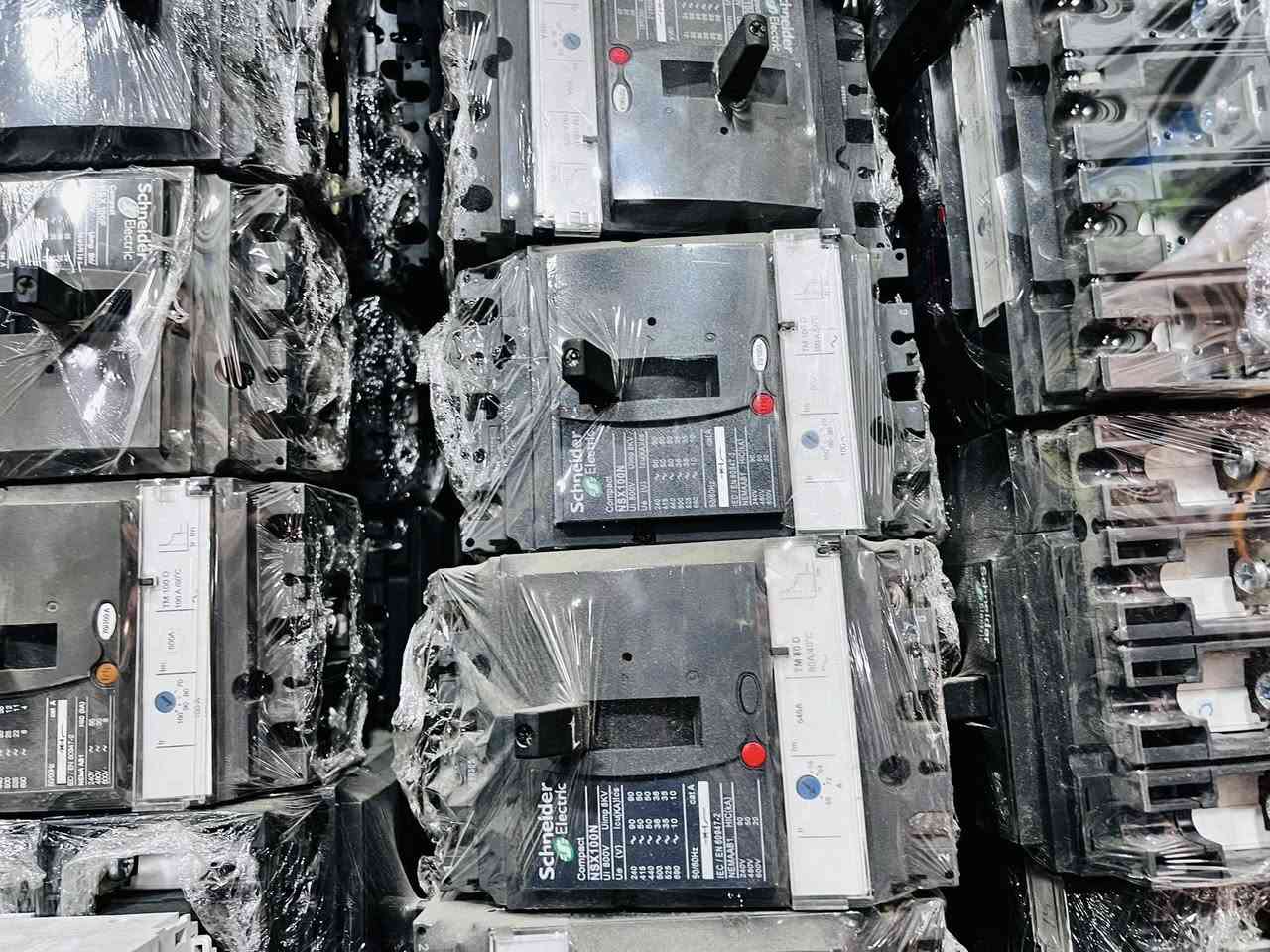 توفرت وجبة قواطع MG  شنايدر بالة فرنسي ثلاثي اصلي
قاطع  MG  400A   شنايدر السعر 125 الف 

قاطع  MG  630A   شنايدر السعر 150 الف 

قاطع  MG  250A  شنايدر  السعر 80 الف 

قاطع  MG  100A   شنايدر  السعر 25 الف 

📍العنون الشورجة عگد النصارى مجاور جامع ابو التمن 

***********

يوجد توصيل لكافة محافظات العراق 

0️⃣7️⃣7️⃣3️⃣5️⃣9️⃣2️⃣9️⃣4️⃣4️⃣5️⃣
