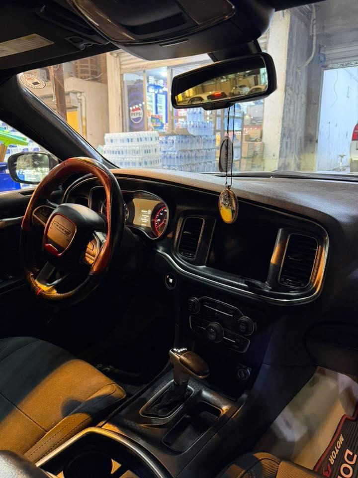 جارجر  3600 sxtمديل 2017 كندي داخله كلين ماشيه 200k 
وبيها طخات جهه الايمن قابله لبارد ورشات صبغ كلير اثر التحميل
السياره جاهزه من كير ومكينه وحداديه وتبريد وشاشه كار بلي كامره كشنات حضن تخم تاير جديد رقم اربيل جديد قبل اسبوع جددته وهزه جديده سعر 20000$ 
لتواصل ***********
