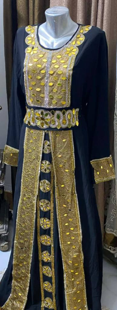 ...عندي هاي .فستان مااعرف قفطان ..مهم . جديد جديد .غير مستخدم ...قياس  3اكس. ..يلبس وزن 85..لون اسود .ولون ماروني ..الواحد ب 15. اثنينهم 25


**إذا كنت صاحب هذا الإعلان وتريد حذفه لأي سبب، رجاءا أرسل رسالة إلى الدعم الفني**