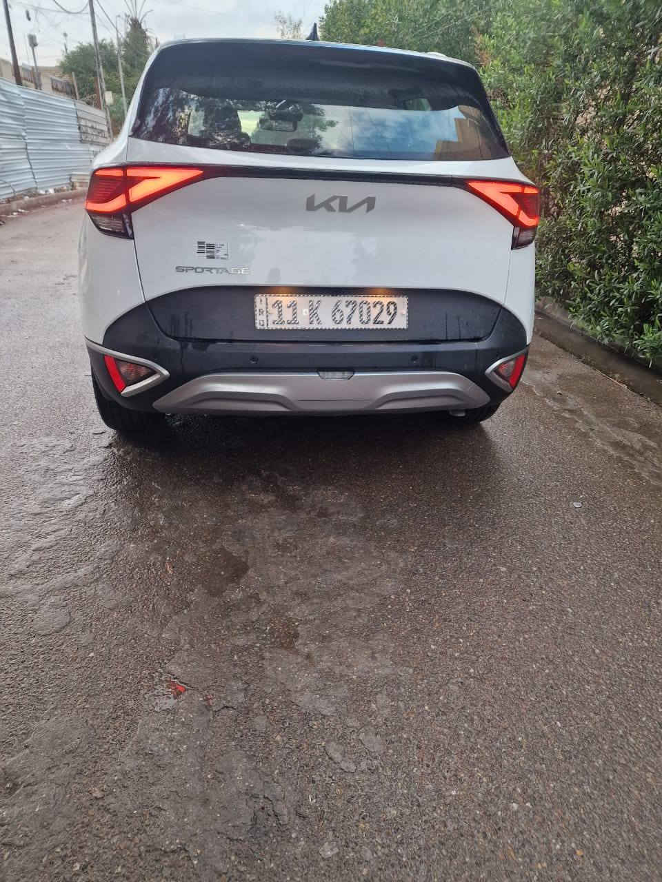 ... سبورتج موديل٢٥ خليجي.. رقم بغداد زيرو الجديد.. . فول مواصفات ماعدا البانروما... تشغيل عن بعد.. مانع انزلاق.. حساسات خلفيه واماميه.. كراسي كهرباء.. كراسي تدفئه.. مقود تدفئه.. شفتات.. وبعد مواصفات..  كفاله عامه من صبغ وبارد وتبديل عنواني بغداد لدورة رقمي ***********
