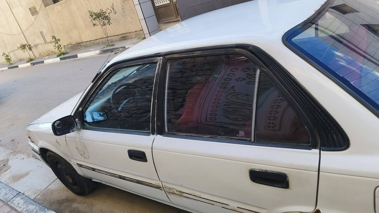 السلام عليكم
سياره كورلا موديل ٨٩ محدثه ٩٢ سياره نظيفه محرك  والكير مكفولات تخم تايرات جديد غرفتها كلش نظيفه  سعرها ٣٧ وبيه مجال بسيط عنواني كربلاء للتواصل على الرقم الهاتف 
***********
