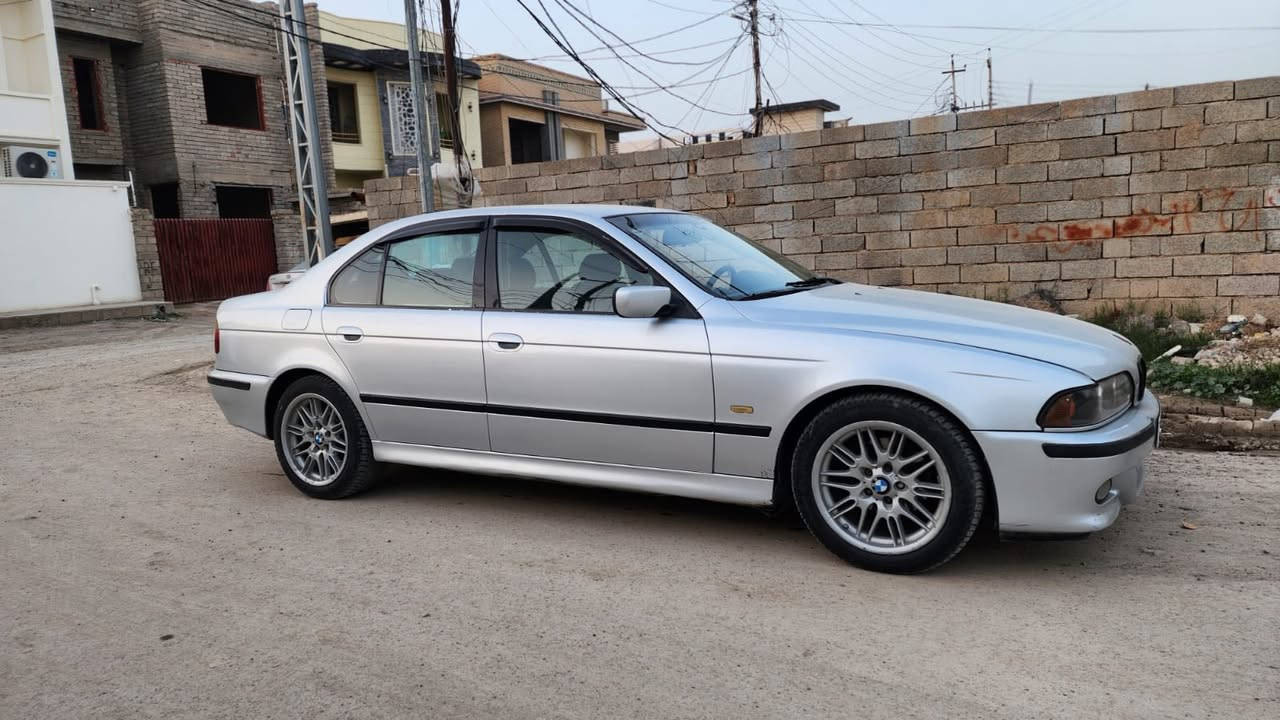 السلام عليكم اخوان سياره بي ام للبيع 528 دبل دجتل موديل 99 كير ومحرك وتبريد شرط تدفئه بالكشنات مري كهرباء تحكمات ستيرن صدر امامي خلفي كله جديد سنويه وهزه جديدات السياره باسمي تحويل ثاني يوم وكلها عل بلاد فقط صبغ جماليه السعر 105 وبيها مجال والي يشوف سعرها غالي كلشي اكو بالسوك وان شاء الله يلگه احسن منها وارخص رقم الهاتف *********** مكان السياره صلاح الدين سامراء
