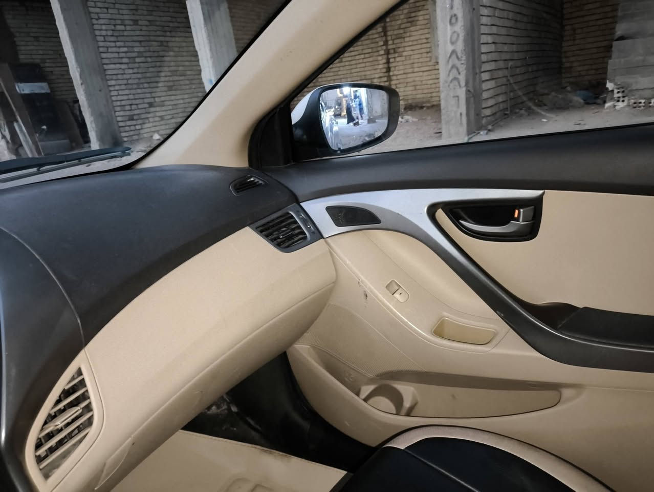 السلام عليكم 
النترا 14 خليجي 
مو افانتي النترا 
محرك 1800 دوش 
متومه وكامله كير محرك تبريد مكفولات 
السعر 52 وبيه مجال 
الاستفسار وات ساب ***********
