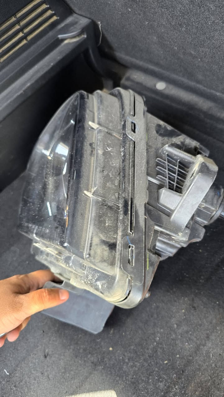 سلام عليكم لايت بلايزر مال موديل ٢٥ اصلي تفصيخ جهة السايق قيم واخذ بما يرضي الله
***********
***********
