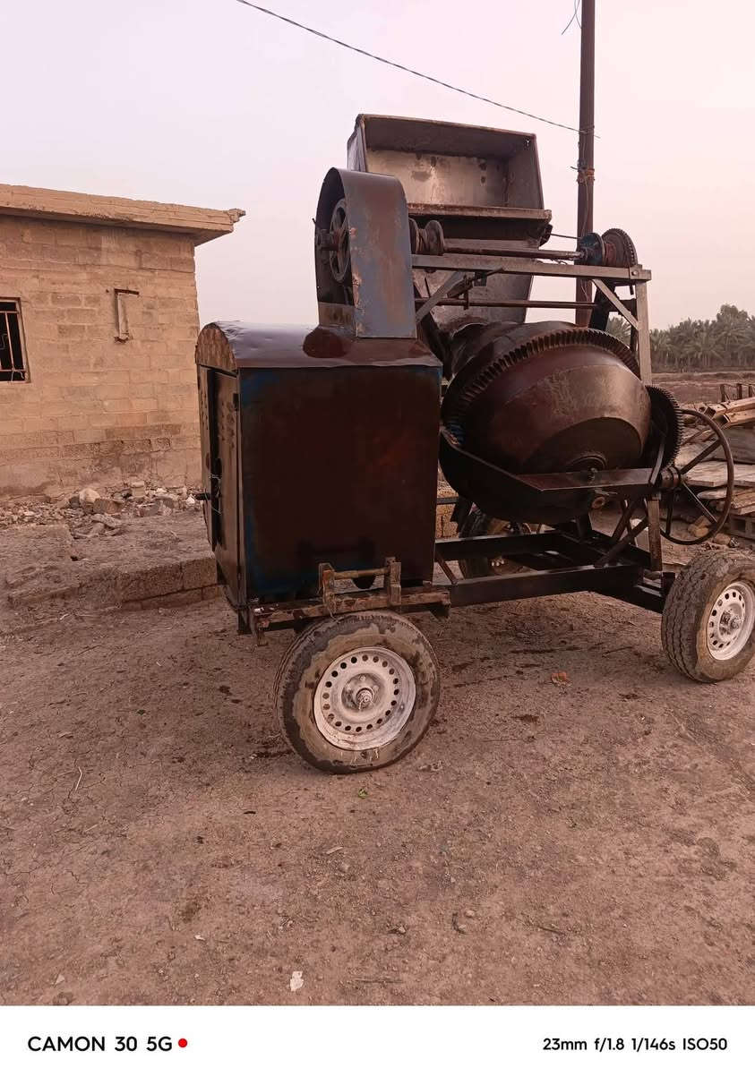 سلام عليكم ورحمه
للبيع خباطه لبناني شرط الشغل 

خباطه جاهزة 

كبل للشغل كامله هيه وغراضها 

سكله طابق ثالث 

صطل +عريانه جبيره 

السعر 3ملاين 

العنوان صلاح الدين الضلوعيه 

الهاتف ***********
