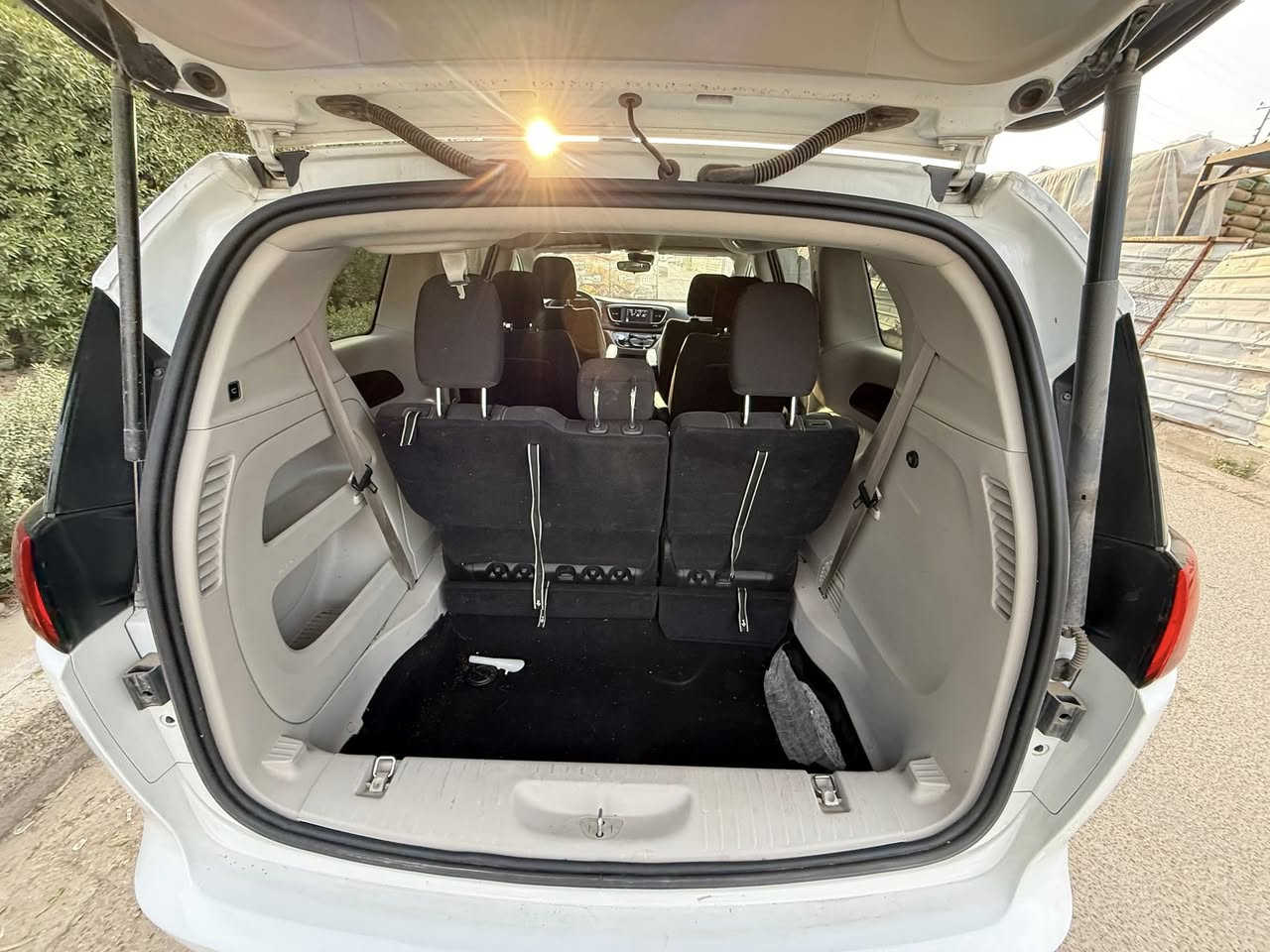 سلام عليكم للبيع باسفيكا مديل 2023 حادث فقط جاملغ ومبدل بدون صبغ كفالة من صبغ بس نص دعميا سونار موجود وصور لحادث همة سيارة جديدة بمعنة لكلما موصفات بصمة شاشة كامرة كشن كهربا بيبان كهربا صندوك كهربا كشنات تتفة تبريد ستيرن تفة تبريد ❄️فول سيارة سعر 207 وبيها مجال ارجع وكول  سيارة جديدة مكاني بغداد الشعب رقمي *********** شراي يتصل
