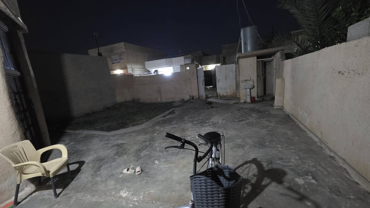 بيت للبيع . مساحة 250م حي الرساله قرب قاعة طايس الميغان
منزل متكون من غرفة نوم و صاله و غرفة خطار ومطبخ 
واتساب :***********
