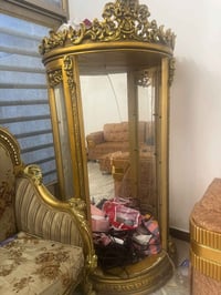 فاترينه للبيع بيها ملاحظات خشب مصري اسيوط وبعد وياها باب مقوس 07817710...