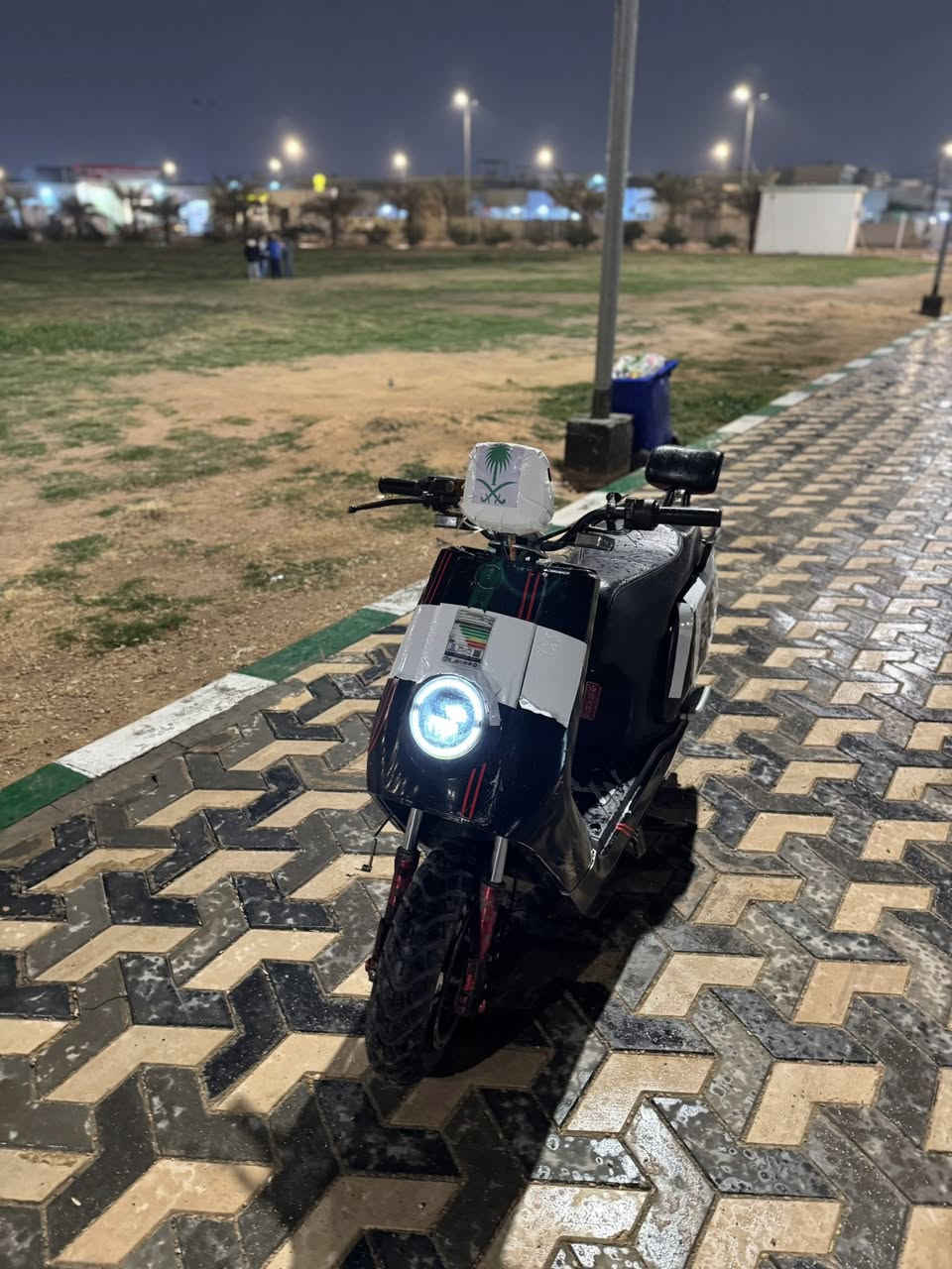 السلام عليكم دراجة شحن نوع كاسحه 2024 للبيع 6 بطاريات تمشيك ب الشحنه الوحده 80 كيلو حقيقي و امشي 110 100 حقيقي سويج بصمتين السعر 600 و بيه مجال للطيبين 
الاستفسار ***********
