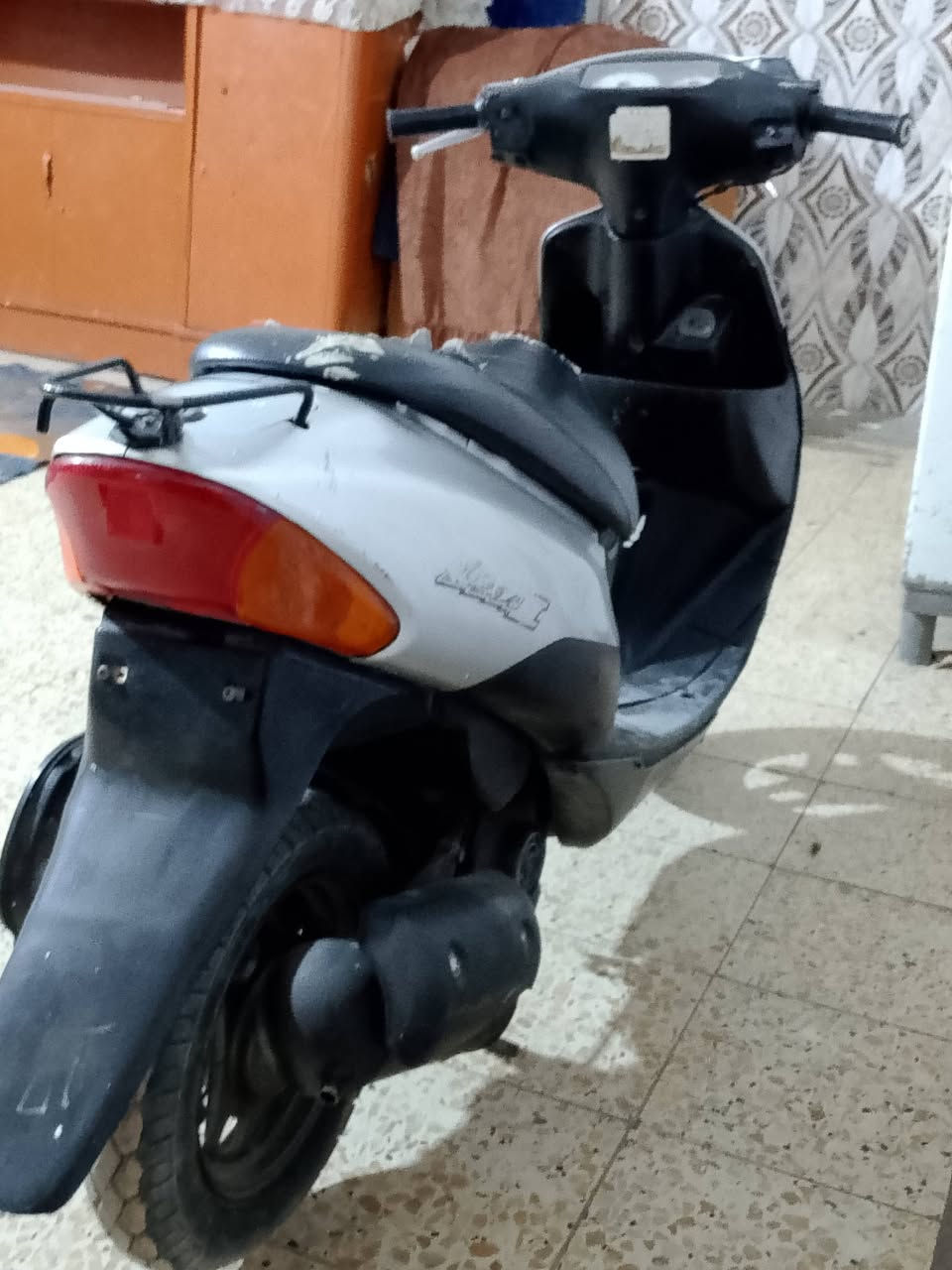 السلام عليكم دراجه ناريه لبيع نضافه فول ساسوكي ما مفتوحه  ما مفتوح ربغي بيهه مكان  حي الحسين الجديد شارع ابو شاكر  التفسار.على الرقم على الواستاب ***********السعر خاص بيعه مجال
