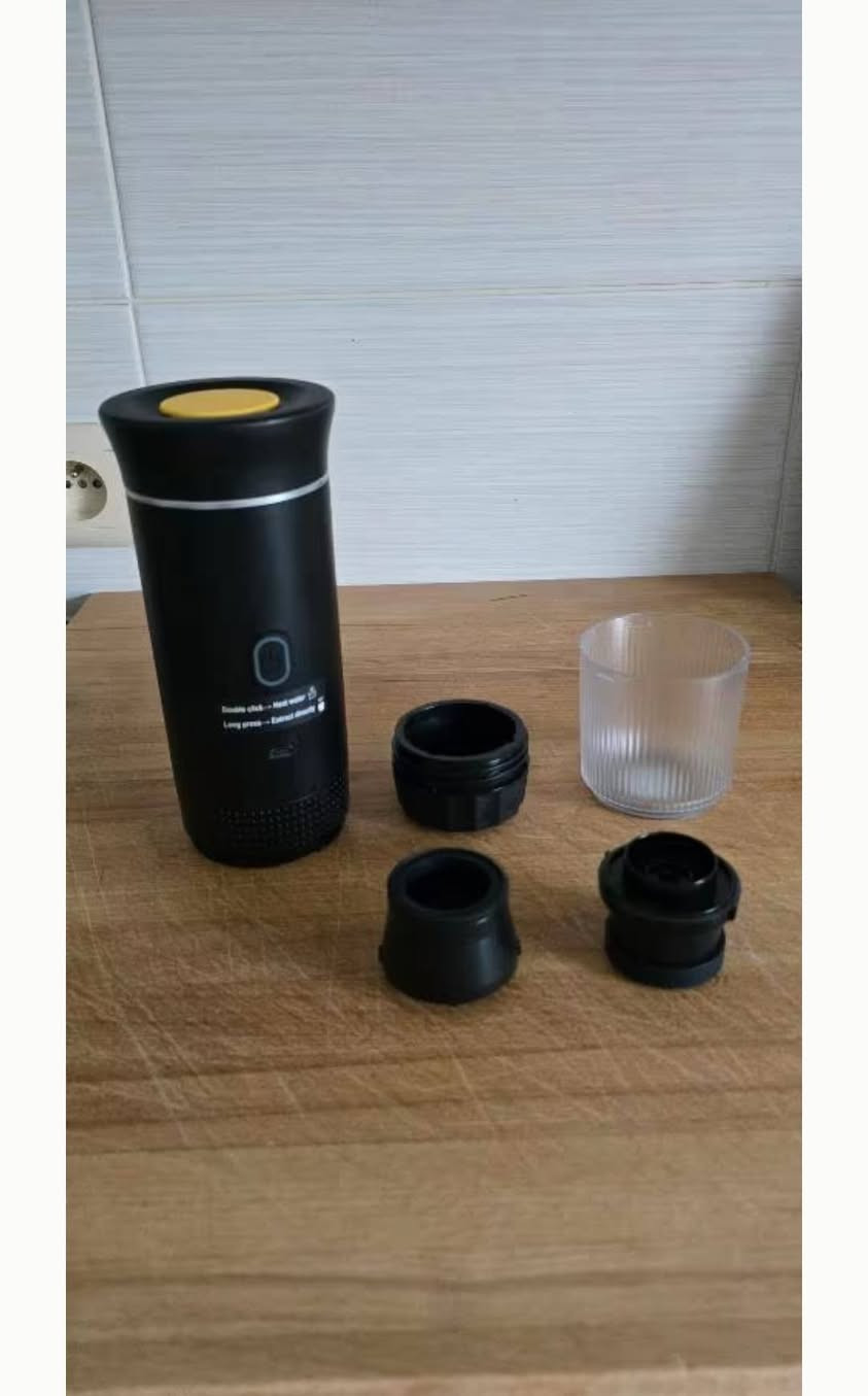 للبيع ماكينة إسبريسو 3 في 1، جديده عملية جداً وتفيد للبيت أو المكتب. للسفر او العمل 
المميزات: تشتغل على نوعين من الكبسولات (نفسبريسو ودولتشي) وأيضاً تشتغل على القهوة المطحونة (البن).
الاستخدام: سريعة وسهلة التنظيف وشغلها


**إذا كنت صاحب هذا الإعلان وتريد حذفه لأي سبب، رجاءا أرسل رسالة إلى الدعم الفني**