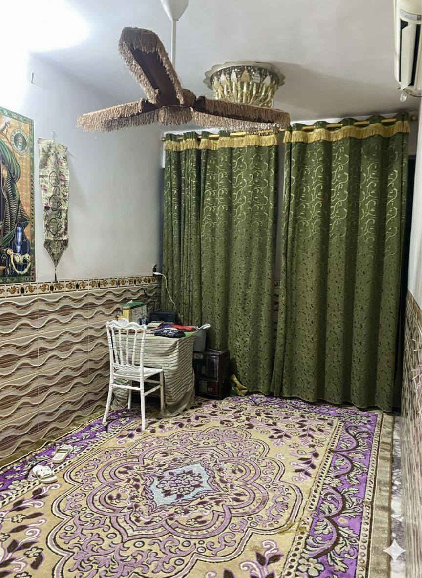 دار للبيع
مساحه ١٠٠متر الواجهة 4×25 يحتوي على طابقين  يحتوي على 3 غرف نوم مطبخ عدد 2 مطبخ حار ومطبخ بارد استقبال وصاله جلوس2 صحيات عدد 3.
العنوان بغداد الامين الثانيه سوق الشهداء من جهة الكراج للأستفسار الاتصال على الرقم 
***********
أو
***********
