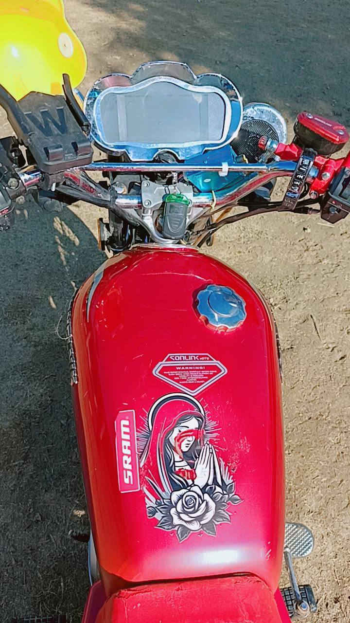 سلام عليكم دراجه للبيع  موديل 2024 مكفولة كفالة   عامه دراجه خير من الله دراجه حلوه انضف من الصورة السعر 650 وبيها مجال***********
