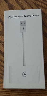 شباب متوفر محول كار بلاي لاسلكي للآيفون. شغله بسيط، يخلي الـ CarPlay ا...