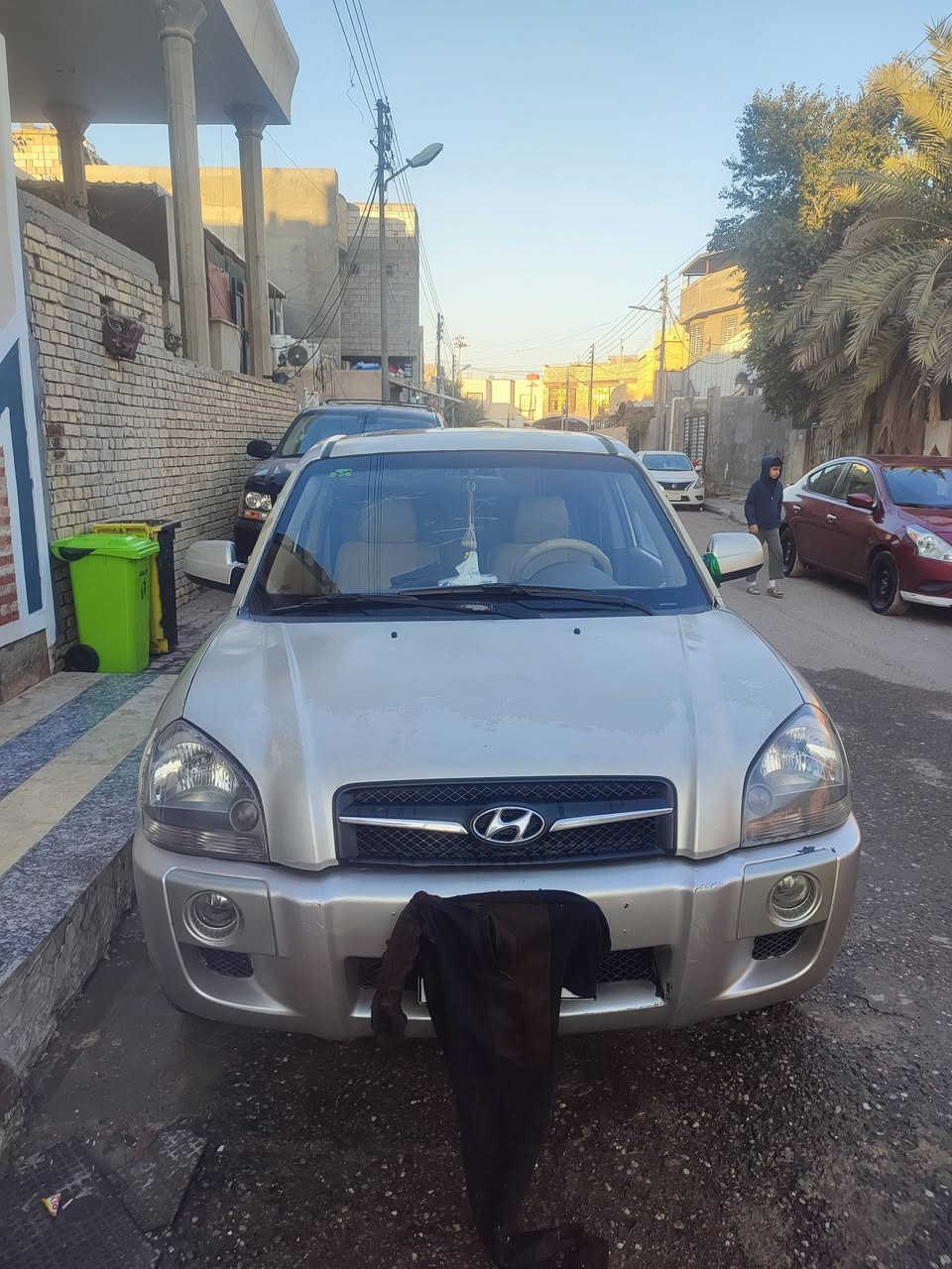 توسان ادوات لبيع بيها كصا واحد سعر ٤٣ وبيها مجال مكينا بانزين بيها ارقام وسنويه طبق لصل وين ماعجبك روح دك حاسبه العنوان بصرا رقم الهاتف ***********
