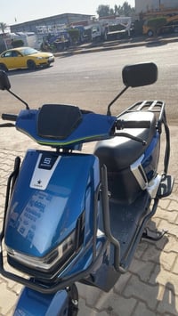 للبيع ب 700 الف وبيها مجال بسيط للشراي موديل 2025 سرعتها 60/Km المكان ...