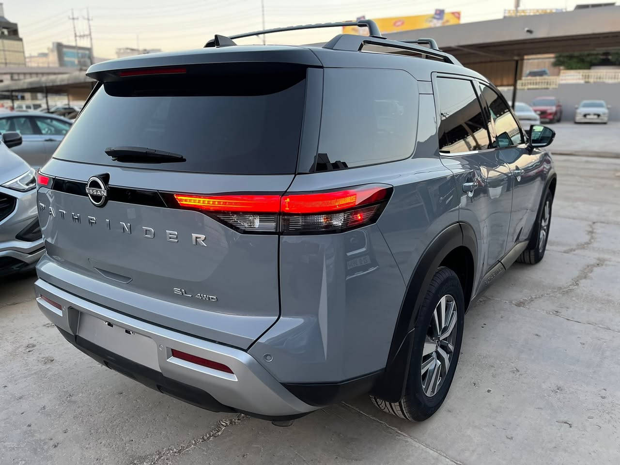 NISSAN PATHFINDER 2024
SL 4WD 
لون سمنتي صقف أسود
ماشي ٧٠٠٠٠ ميل 
حادث خفيف 
إرباك فقط ستيرن 
بدون صبغ 
بس بنيد شوية مكانين بيها تعديل 

٦ سلندر محرك ٣،٥

مواصفات 
رادار ٣٦٠
حساس خلفي 
كاميرا ٣٦٠ درجة 
صندوق كهربائي ⚡️ 

كشن كهربائي جلد تدفئة 
شاشة كبير 
باب خلفي بردة 
تبريد مركزي 
مكان سليمانية 
سعر ٢٥٥$ ورقة و مجال 
***********
