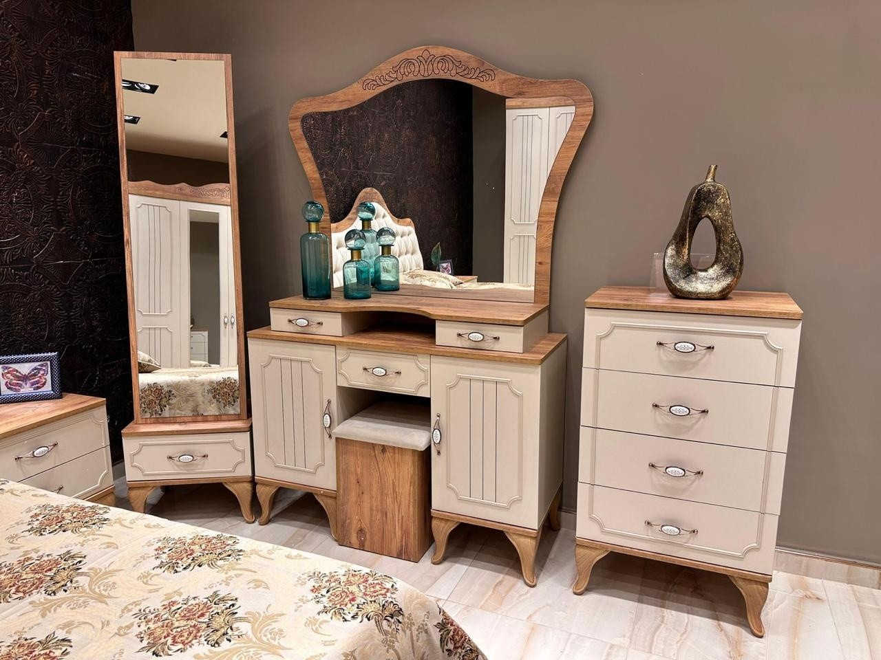 📢 وصلت غرف نوم جديدة ومميزة
بتصاميم عصرية وجودة عالية تناسب كل الأذواق ✨
🛏 متوفرة بموديلات وألوان متعددة
💰 بأسعار مناسبة وإمكانية الدفع نقداً أو بالأقساط المريحة
📍 متوفرة الآن في مجمع سنتر الرمادي
للاستفسار يرجى الاتصال على الأرقام التالية:
📞 ***********
📞 ***********
#اقسام_المجمع
#قسم_الموبايلات 📱
#قسم_البليات Games 🎮
#قسم_الغرف_النوم_والاثاث 🛏🪑
#قسم_الاجهزه_الكهربائيه 📺🔌
#قسم_الدراجات_النارية_والشحن 🛵🚲
#قسم_الكارتات_او_الرصيد 💳
📍 العنوان:
الانبار - الرمادي - 5 كيلو - شارع 100
مقابل مجسر المشاة الثاني المكتمل
مجاور انشائية البقيع
مقابل جامع الشهداء من جهة الشارع الخدمي
