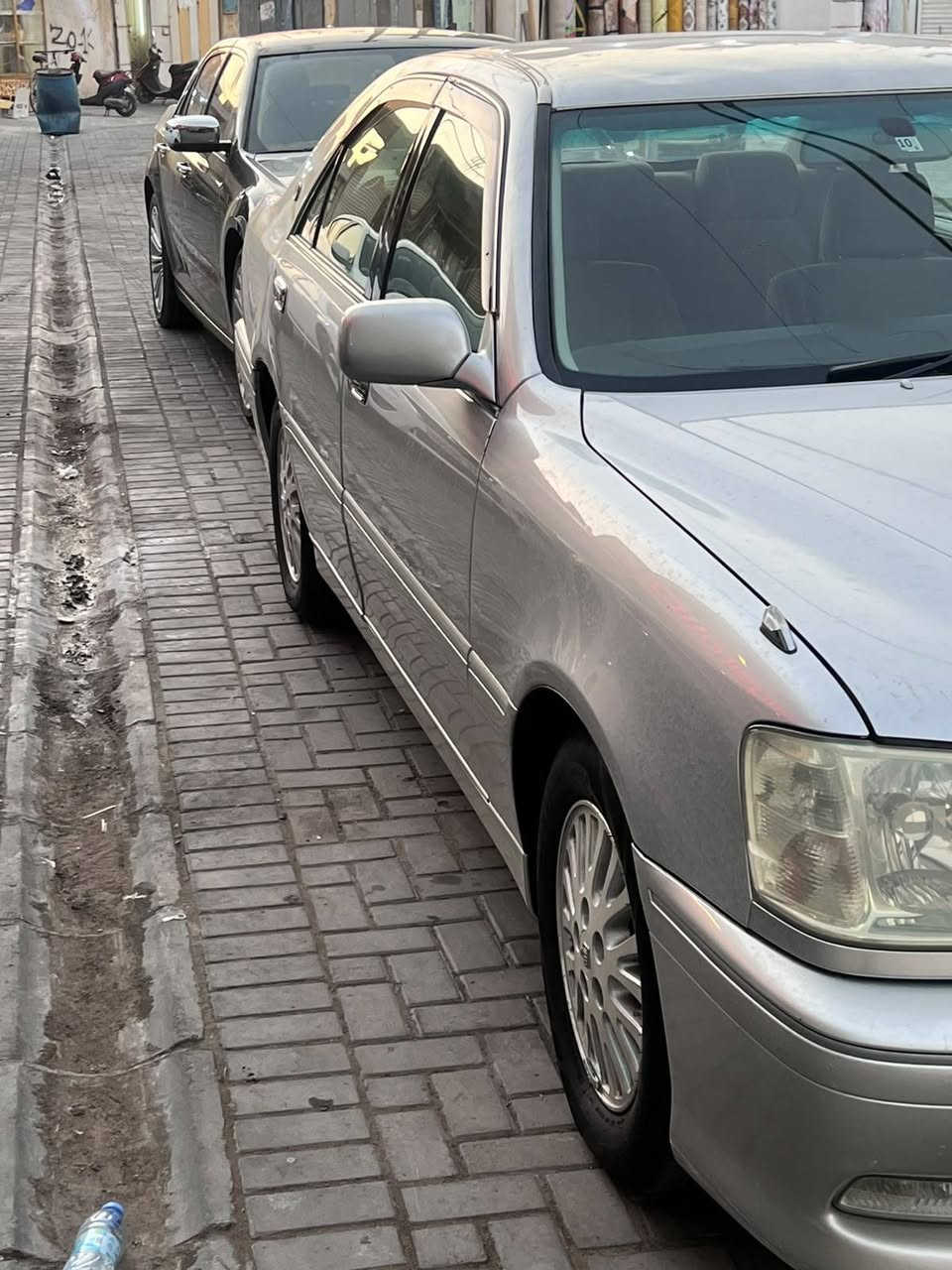 للبيع او مروس جنون ادوات كصه جنطه الون سلفري داخل عسلي دكمتين مكينه ديفور الزغير تبريد حداد تخم تايرات مع ارقام وسنويه سياره جاهزه مكانه البصره تفاصيل داخل الصوره ***********
