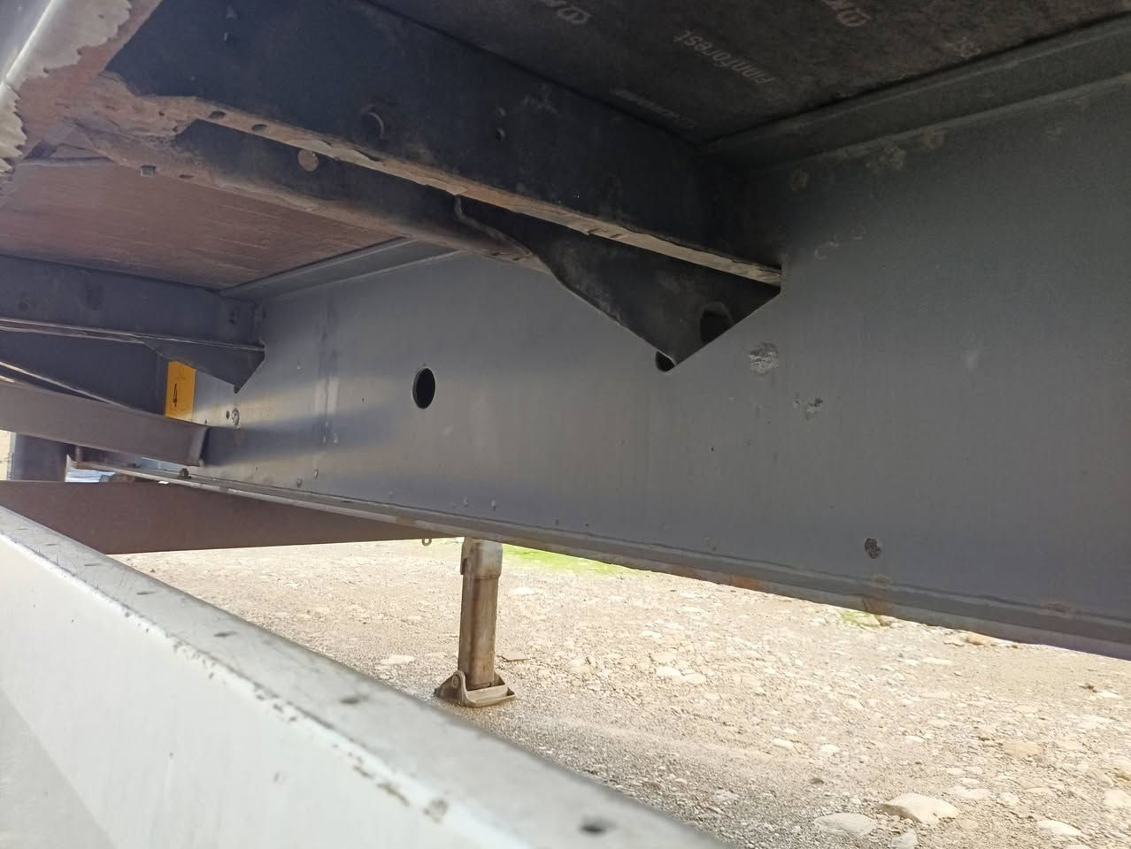 چادر كرۆن 
بیپی ئیكۆ پڵەس
مەزبوتە لە ژێر ئیشایە
بە فلاتیش ئەیفرۆشین
علوج
 
نرخ ٧٠ گەڵا
 
***********
***********
