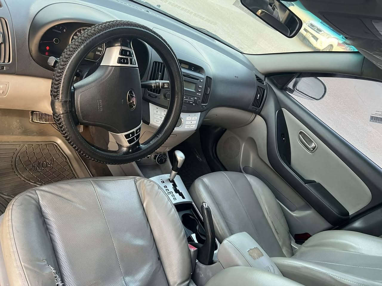 سلاوي خوا له هه مولايك
هوندا ئاڤانتي

براوه. براوه 

موديل ٢٠٠٩ 

فوول فوله 

جلد هيته ر 

ته بريد له مس 

مه كينه ١٦ دكشن به رز 

ويل گه وره 

به شه رتي كه فه ر و سه قف و هه مو گياني به شه رته نوكته ي نيه تابلي شتيكي سفرو خاوينه نوقسانينيه مالي دؤسته هه تا بلي شتيكي جوان و بي مه سروفه ١٣٥ هه زاري هه قيقي روشته وه سفي زياتري ناويت روبه رو زور له وينه كانيش جوانتره. 

شوين رانيه. 

سعر ٥٢  مه عامه له

ژماره ***********

وه ستئاپ و ڤايبه ري به رده سته بو په يوه ندي كردن
