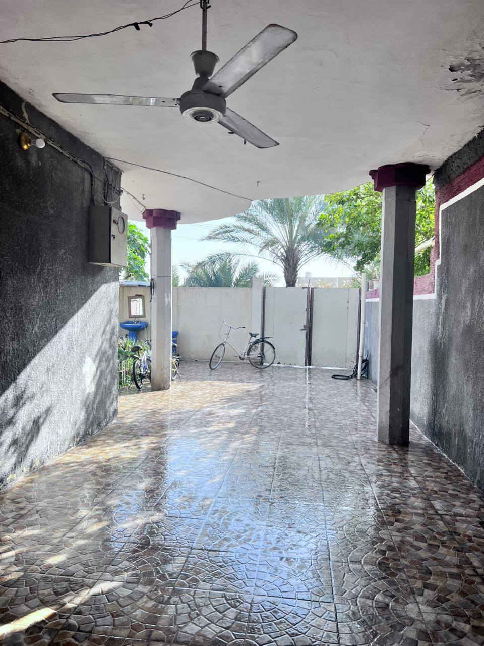 دار للبيع طابو زراعي سند 25 مساحه 250م الجزائر مقابل مستشفى مرجان بالجهه المقابله يبعد عن الشارع الرئيسي  20م اربع غرف نوم بناء سنه 2007 البيت نظيف سعر المتر مليون للاستفسار الاتصال على الرقم ***********واتساب ايضا أو مراجعه مكتبنا الكائن في الجزائر مقابل مجبس التمور
