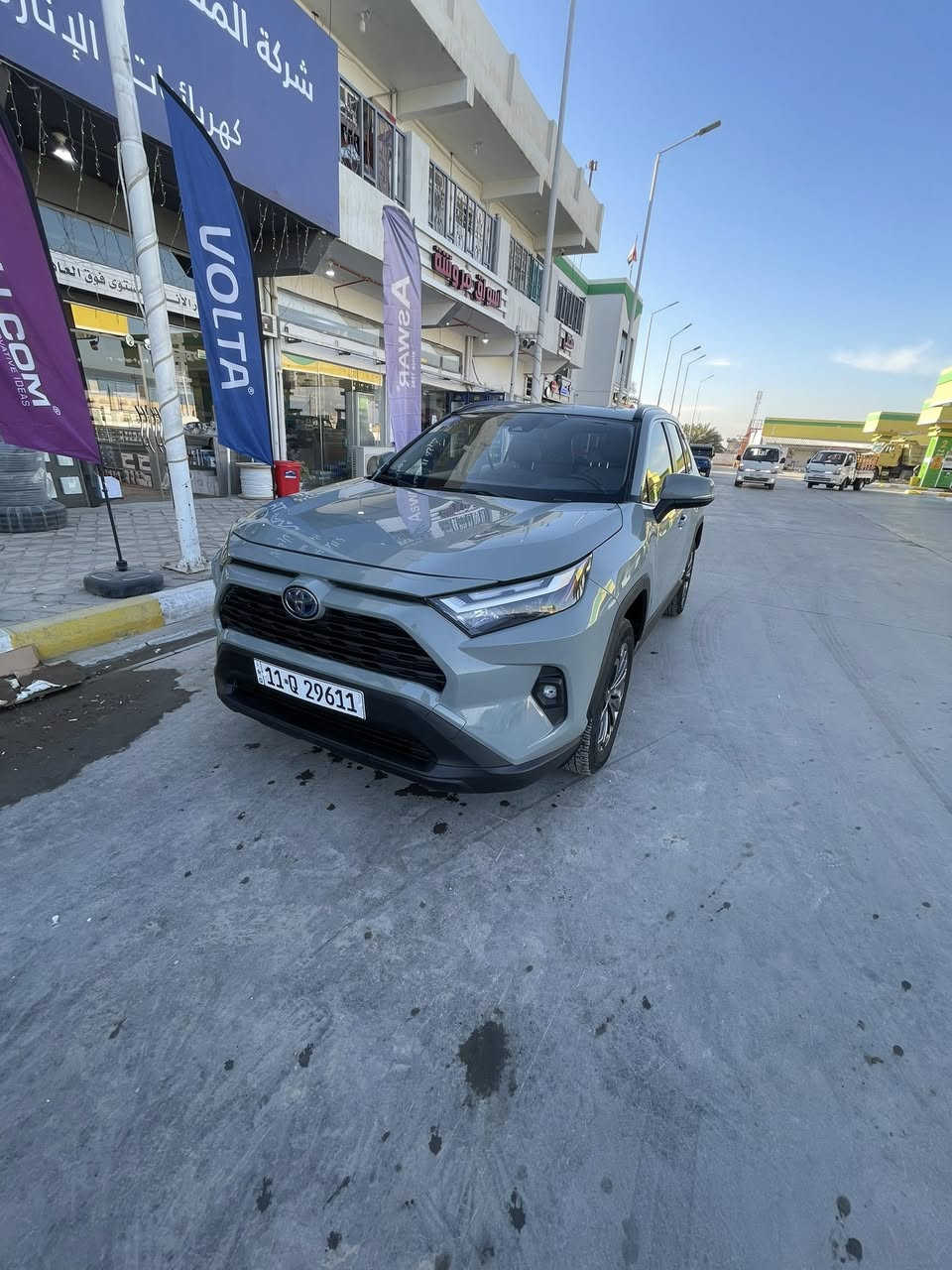 سلام عليكم
رافور 2022 هايبرد
xle 
السياره فول مواصفات 
رادار امامي
رادارات محيطيه 
كروز سرعه تفاعلي 
محافظه على المسار 
صندوك كهرباء 
ويل كب 
فتحه
كشنات كهرباء
كشنات جلد 
شاشه كار بلي 
تدفئه كشنات 
تدفئه ستيرن 
ماشيه 69 الف
رقم بغداد 
السياره بدون صبغ  بدون ايرباك بدون تبديل قطعه فقط بارد والباقي كفاله عامه 
***********
السعر 235$
