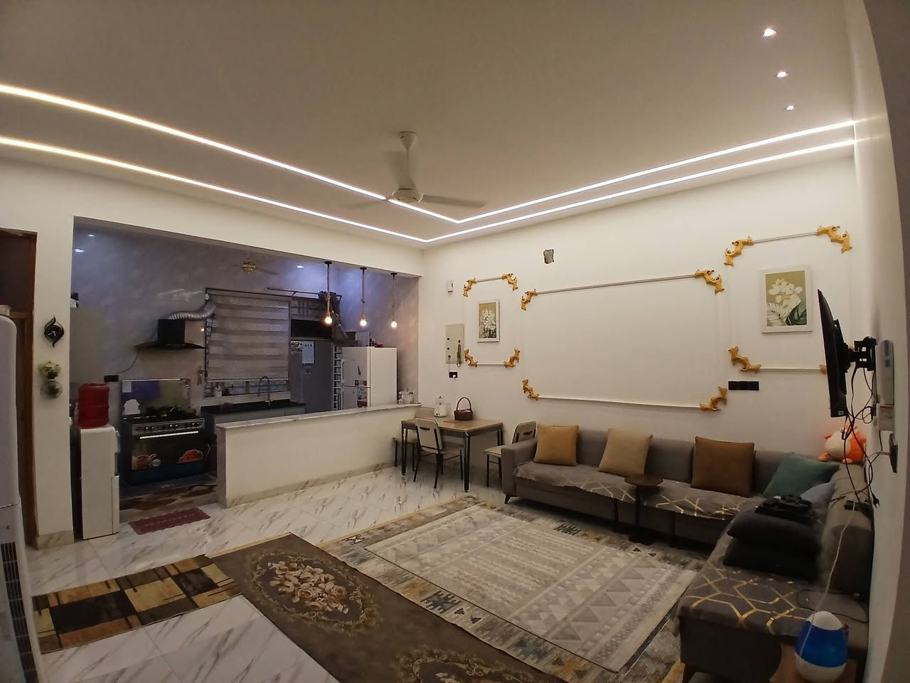 سلام عليكم دار للبيع كوت حي الحكيم قرب الكورنيش طابو زراعي سند 25 مرقم من قبل البلديه مساحه 200 م بناء طابوق يتكون من غرفتين نوم مطبخ استقبال هول صحيات داخليه وخارجيه السعر 83وبي مجال لشراي لستفسار مراجع دلالية حسن البيضاني ***********1
