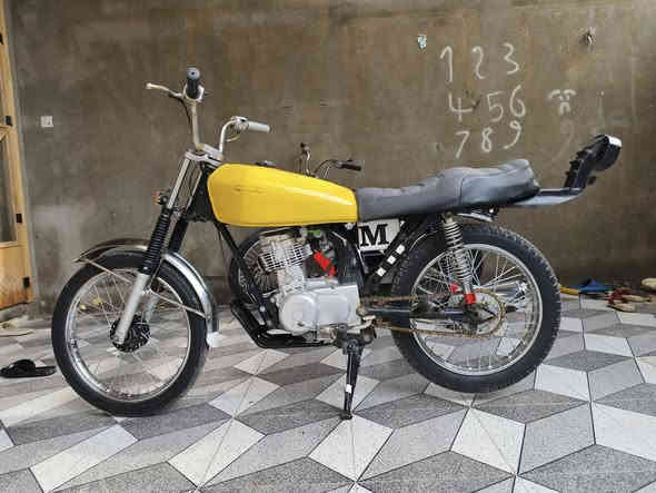 السلام عليكم دراجه ايراني نضيفه كلش حلوه محرك نامه شلامچه الدراجه كلك كلك مفتوحه مرا وحده غراض كله اصليه نضافتها گدامكم  الدراجه رزنه ومعدل كلش حلو  وبعد احلى من الصور غراضها كلهن جدد بس السيبايه مو وياها السعر 600 وبيه مجال للشراي هذا رقمي موجود واتساب *********** مكاني بصره فنجانيه
