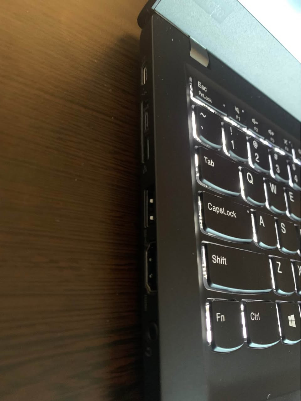 السلام عليكم 
لابتوب Lenovo T14s اعلى فئة لجميع الاستخدامات 
سوبر سليم 
نظافة عالية مابيه شخط
معالج i5 vpro جيل عاشر 
رام 16 ddr4 
Nvme 256 Ssd 
كرت شاشة داخلي 8 gb 
شاشة ١٤.١ FHD ألوان حقيقية 
ويندوز ١١ 
تفحص براحتك قبل الاستلام وضمان شهر
تواجد اربيل شارع سلطان مظفر 
موجود توصيل للمحافظات 
السعر ٣٦٥ الف أربيل, العراق


**إذا كنت صاحب هذا الإعلان وتريد حذفه لأي سبب، رجاءا أرسل رسالة إلى الدعم الفني**