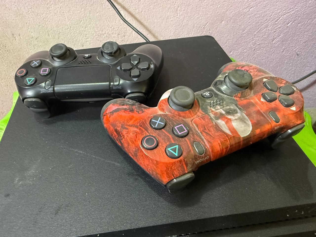 سلام عليكم
للبيع Sony PlayStation 4 Slim

* سعة 500GB
* مع 2 جوستك
* FIFA 23
* Battlefield 2042
* Ghost Recon 2

الجهاز نظيف .

السعر: 200 قفل.

الموقع: بعقوبة – التحرير
للاستفسار واتساب فقط ***********
