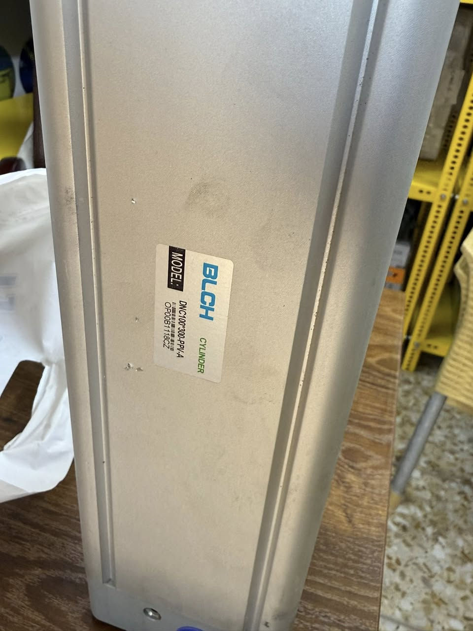 � شركة أبو غازي للتجارة العامة 🔹
للـاستيراد والتجهيز المباشر لجميع الأدوات الاحتياطية لمعامل:
🏗️ الكونكريت (الجاف والرطب)
🛣️ الأسفلت
🧱 البلوك
⚙️ الكسارات

📦 المتوفر لدينا:
1️⃣ قوايش ناقل المواد
2️⃣ كيربوكسات براين
3️⃣ كيربوكس قوايش
4️⃣ بوايات سمنت بجميع القياسات
5️⃣ هزازات مواد بجميع الموديلات
6️⃣ براينات الإسمنت كافة الأنواع
7️⃣ جكات الهواء ومستلزماتها
8️⃣ رولات القياس بجميع الأحجام
9️⃣ فلاتر سايلو الإسمنت
🔟 خلايا الوزن الكورية الأصلية
1️⃣1️⃣ شاشات المواد
1️⃣2️⃣ عدادات الماء (ميكانيكي وإلكتروني)

🛡️ جميع الأدوات بضمان حقيقي لمدة 3 سنوات
🚚 خدمة توصيل إلى جميع محافظات العراق

📍 موقعنا: بغداد – باب الشيخ
📞 *********** – ***********
