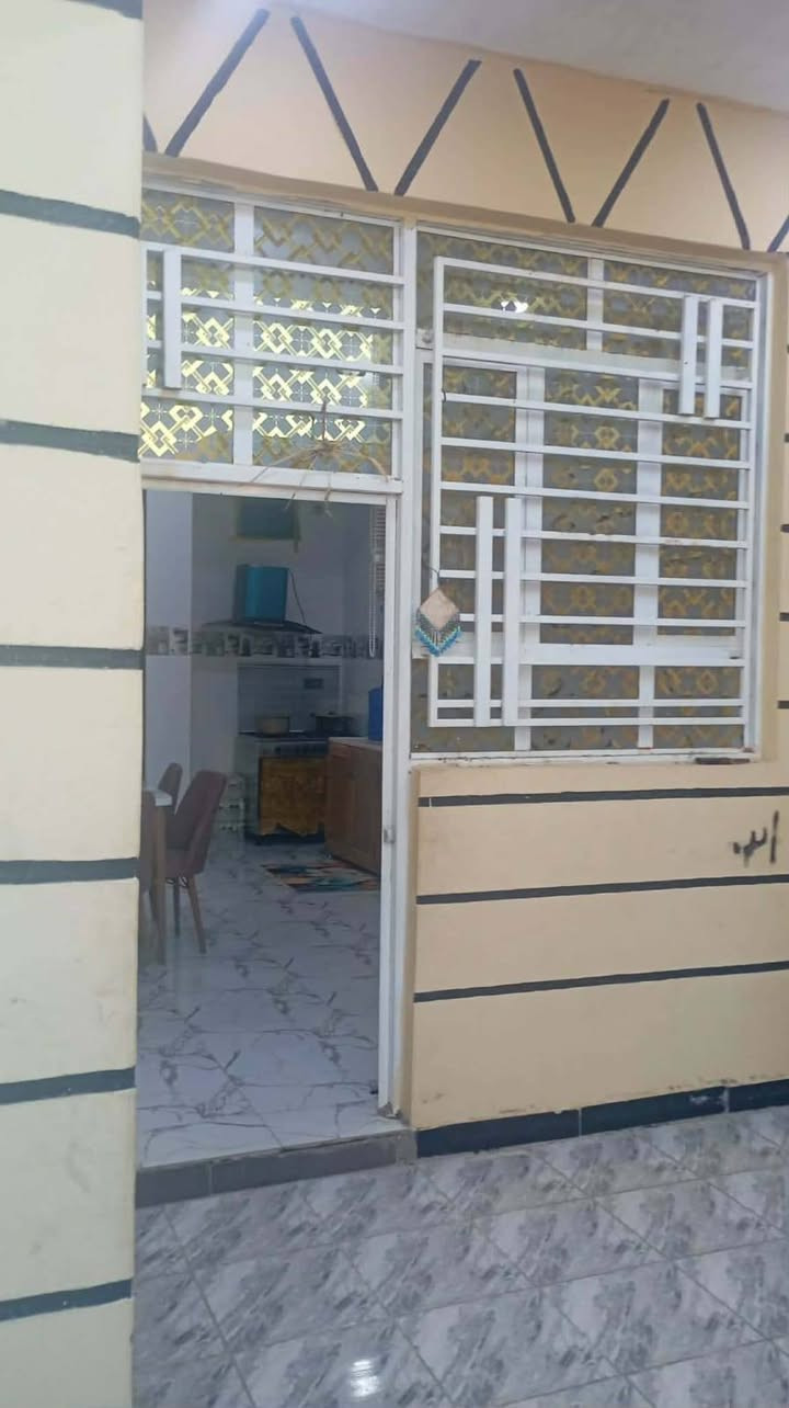 سلام عليكم بيت للبيع طابو صرف بسمي مساحه 150مكان البيت حي الزهراء وره مدرسه جبل عامل بناء جديد كلشي موضح بل فيديو الاستفسار على الرقم ***********اخوان اتصال فقط مكلف بل نشر
