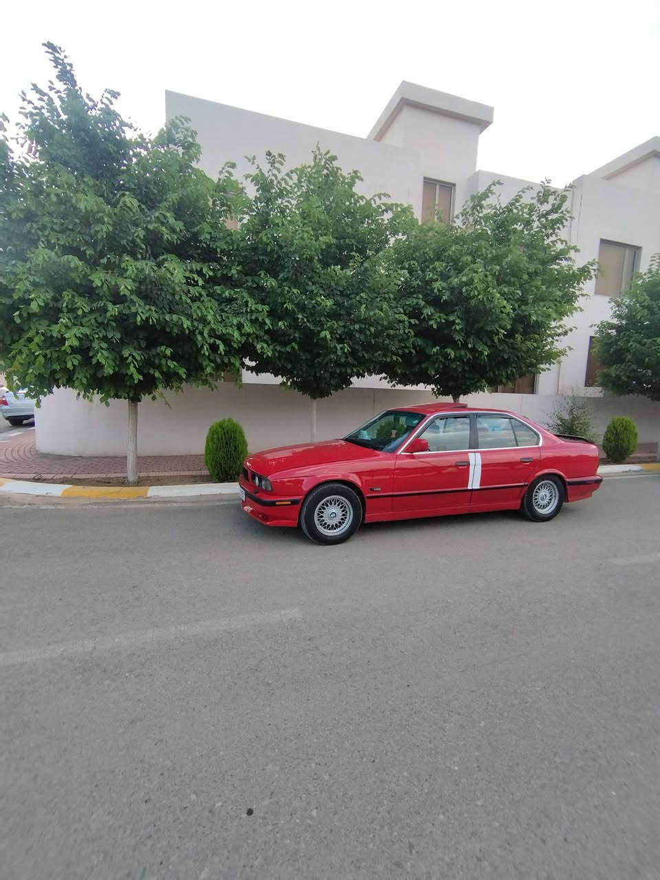 السلام عليكم بيم 525رقم سليمانيه جديد كير او محرك شرط بجم عريض دعاميات mسقف سلايت كهربائيات شغاله كلها. داخل جلد سستم صوت مضخم صوت سياره جاهزه من كلشي ضريتها جاملغ السكن الخلفي بدون دواخل صبغ عام لجماليه مكاني سليمانيه سعرها 64بيها مجال *********** شرط التحويل

